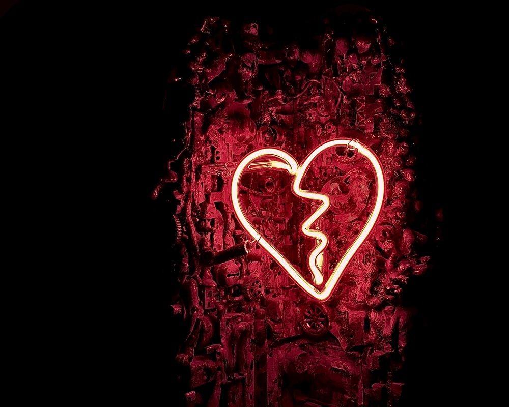 Aesthetic Broken Heart Wallpapers Top Free Aesthetic Broken Heart