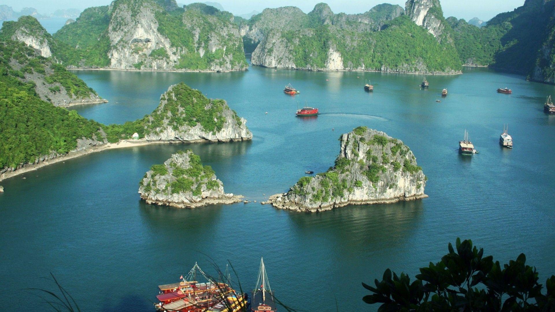 Halong Bay Wallpapers Top Free Halong Bay Backgrounds WallpaperAccess