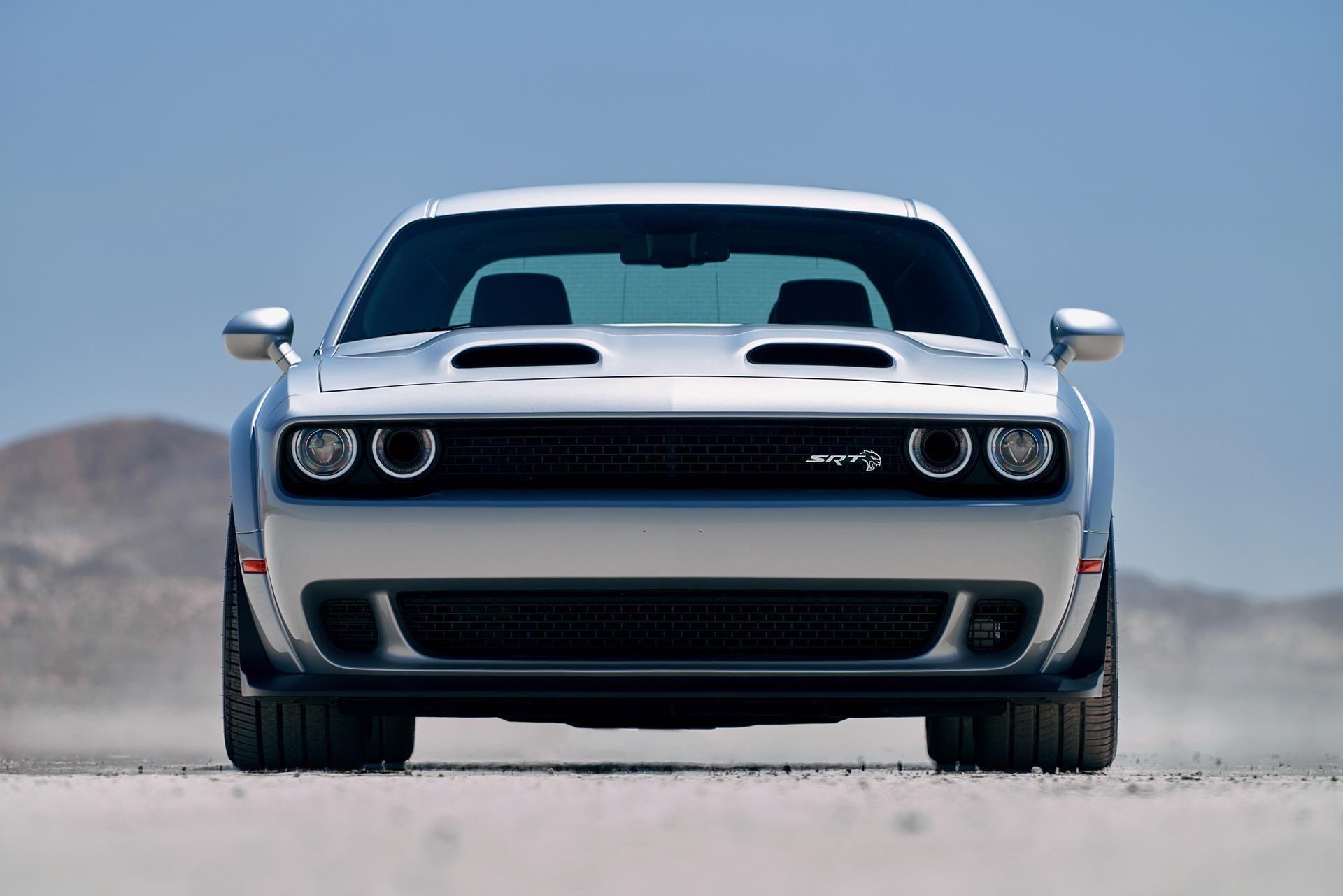 Srt Car Wallpapers Top Free Srt Car Backgrounds Wallpaperaccess