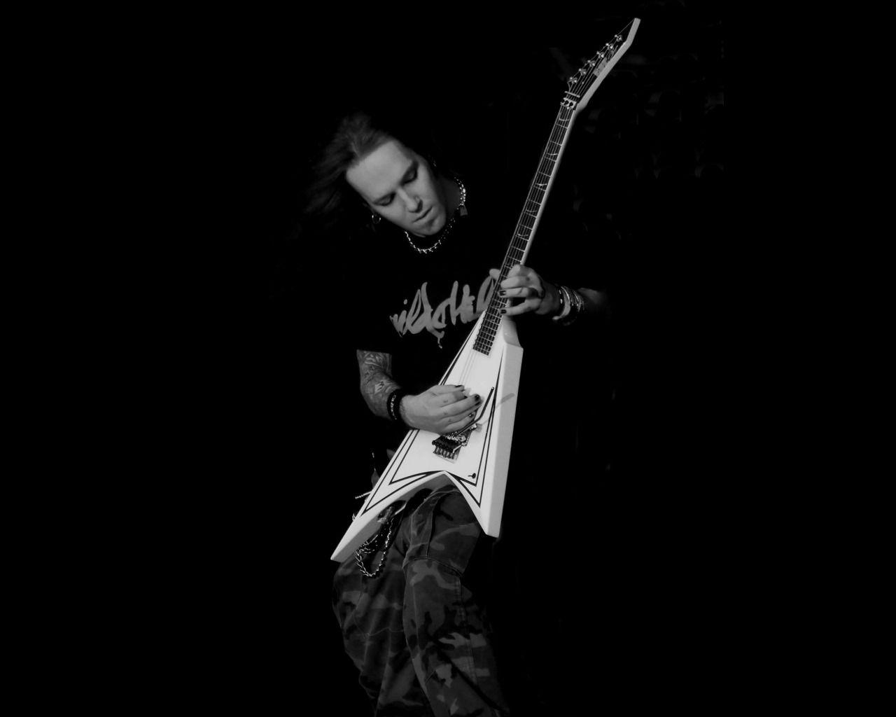 Alexi Laiho Wallpapers Top Free Alexi Laiho Backgrounds Wallpaperaccess