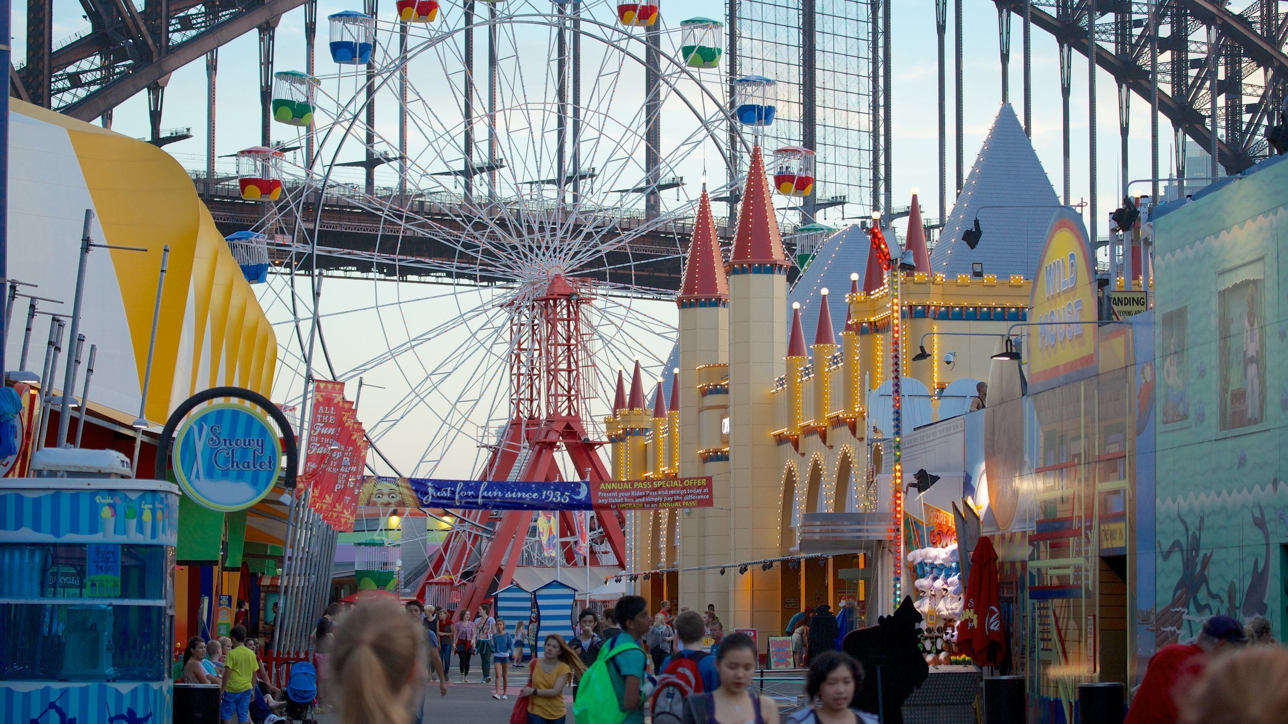 2560x1440 Luna Park Vacation Packages