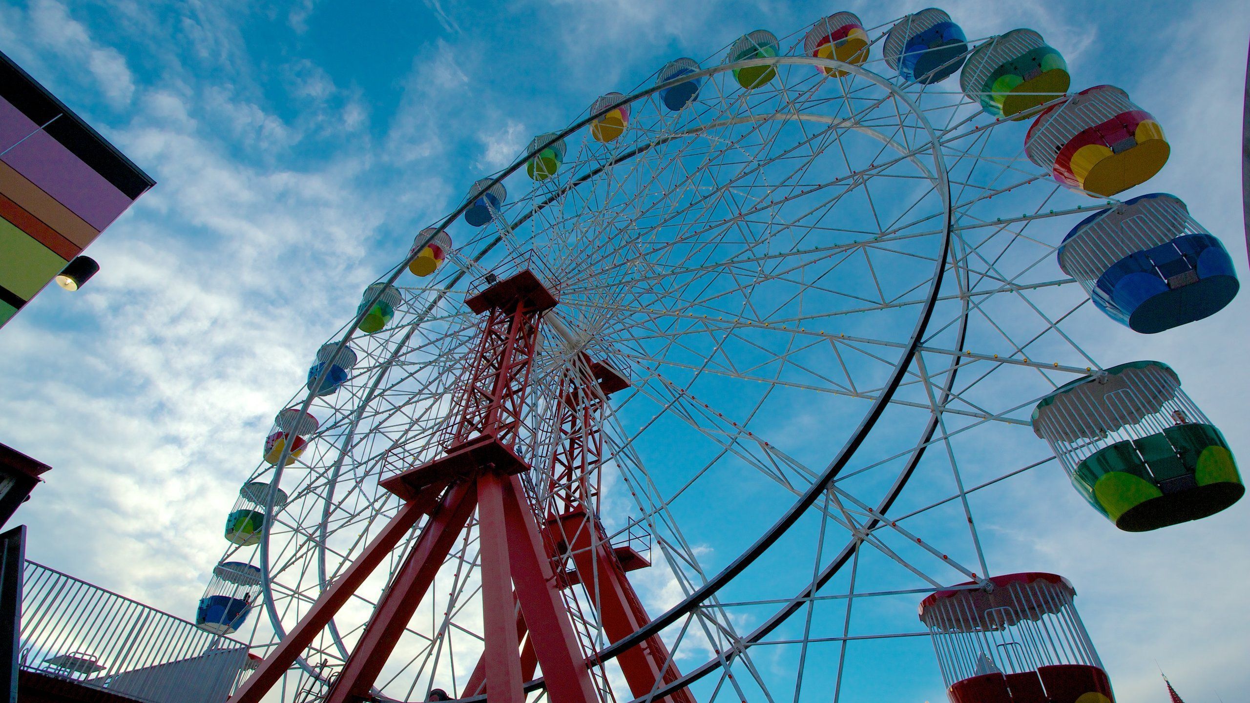 2560x1440 Luna Park Vacation Packages