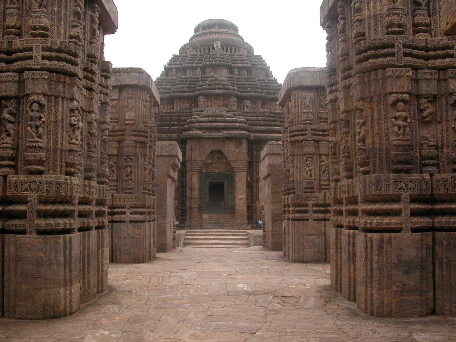 1600x1200 Sun Temple, Konark, India. Temple india, Ancient indian architecture, Temple