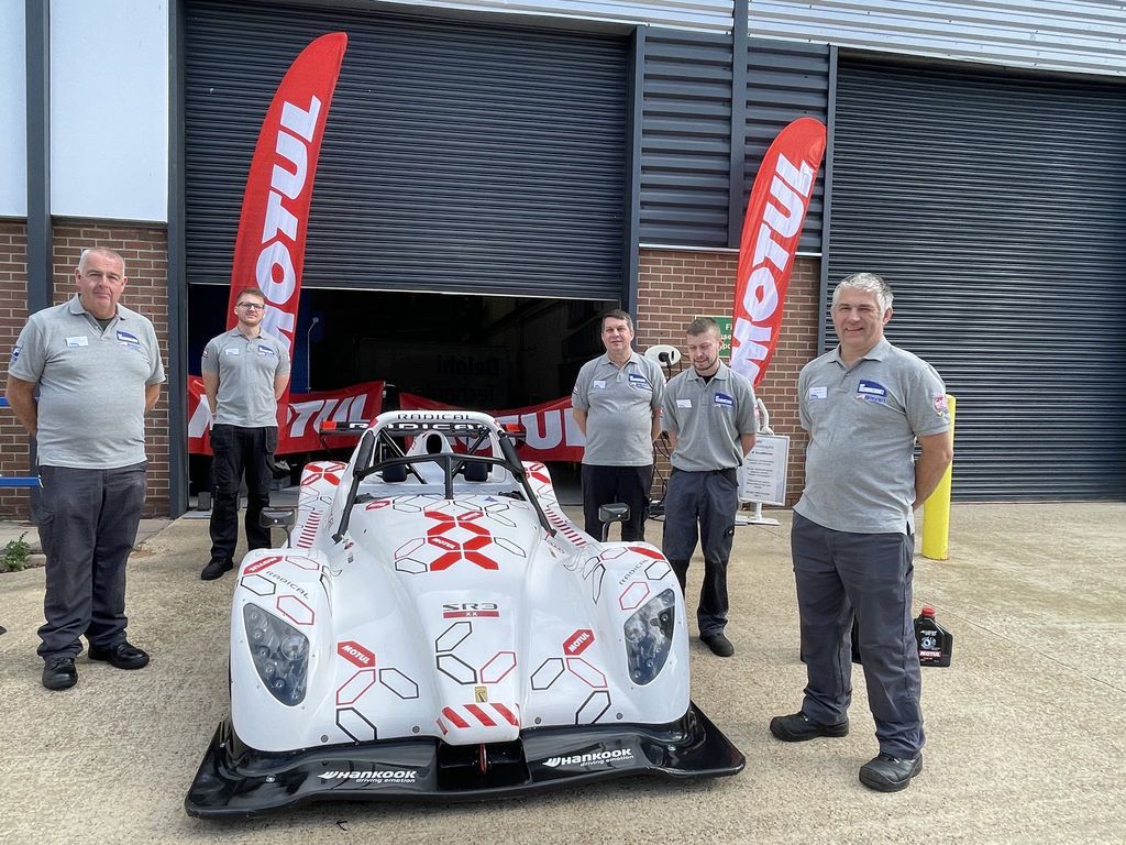 1024x768 Motul/ The Drum'S TOP GARAGES AND TECHNICIANS RECEIVE MOTUL BACKED AWARD