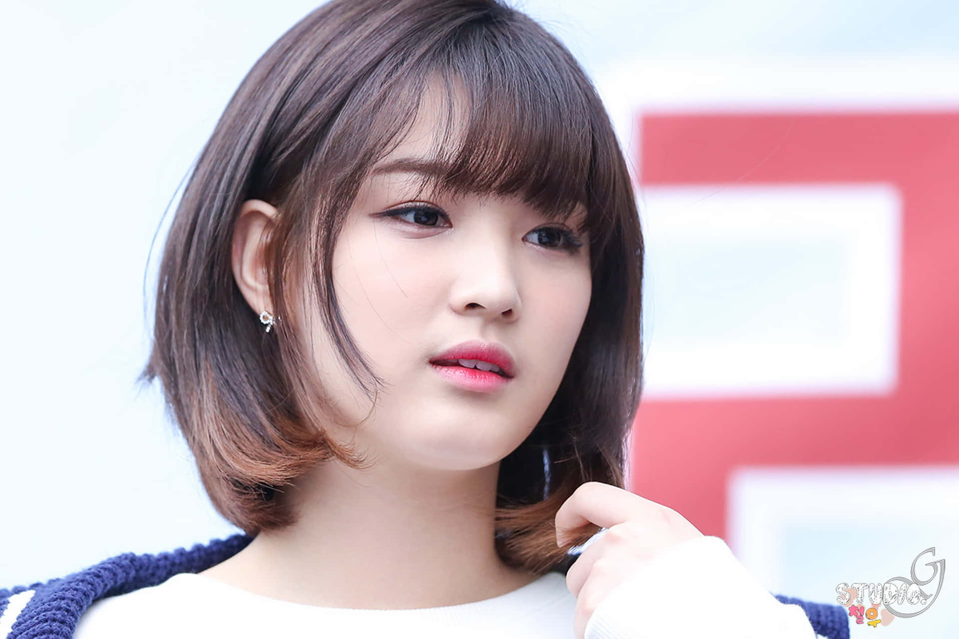 1920x1280 Download Portrait Of A Cute Short Haired Korean Girl Wallpaper