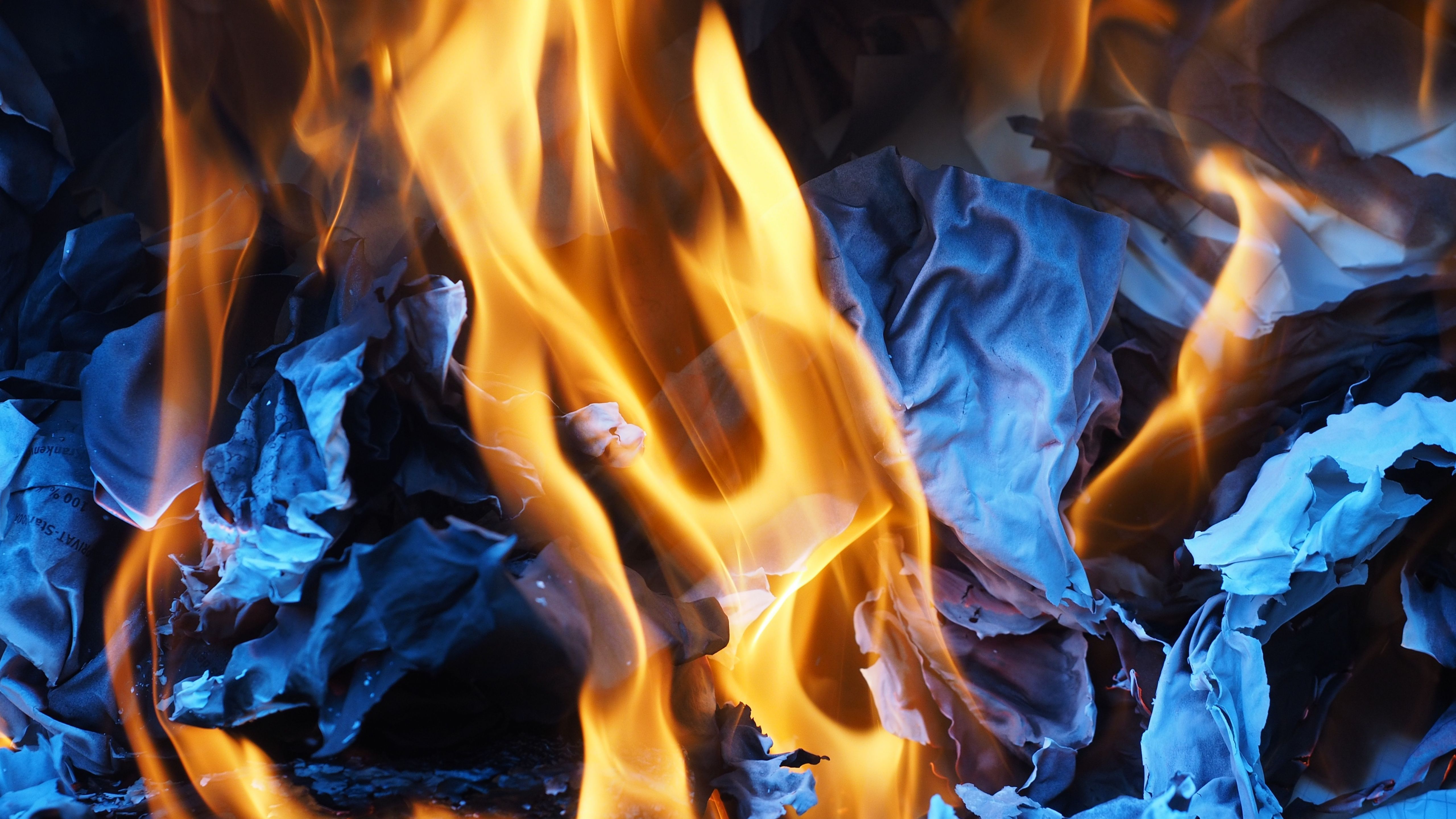 5120x2880 Wallpaper Blue and Orange Flame on Black Surface, Background Free Image