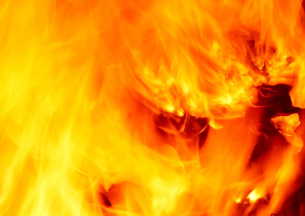 1200x851 Laptop Flames, Fire, Yellow background. Download TOP Free photo