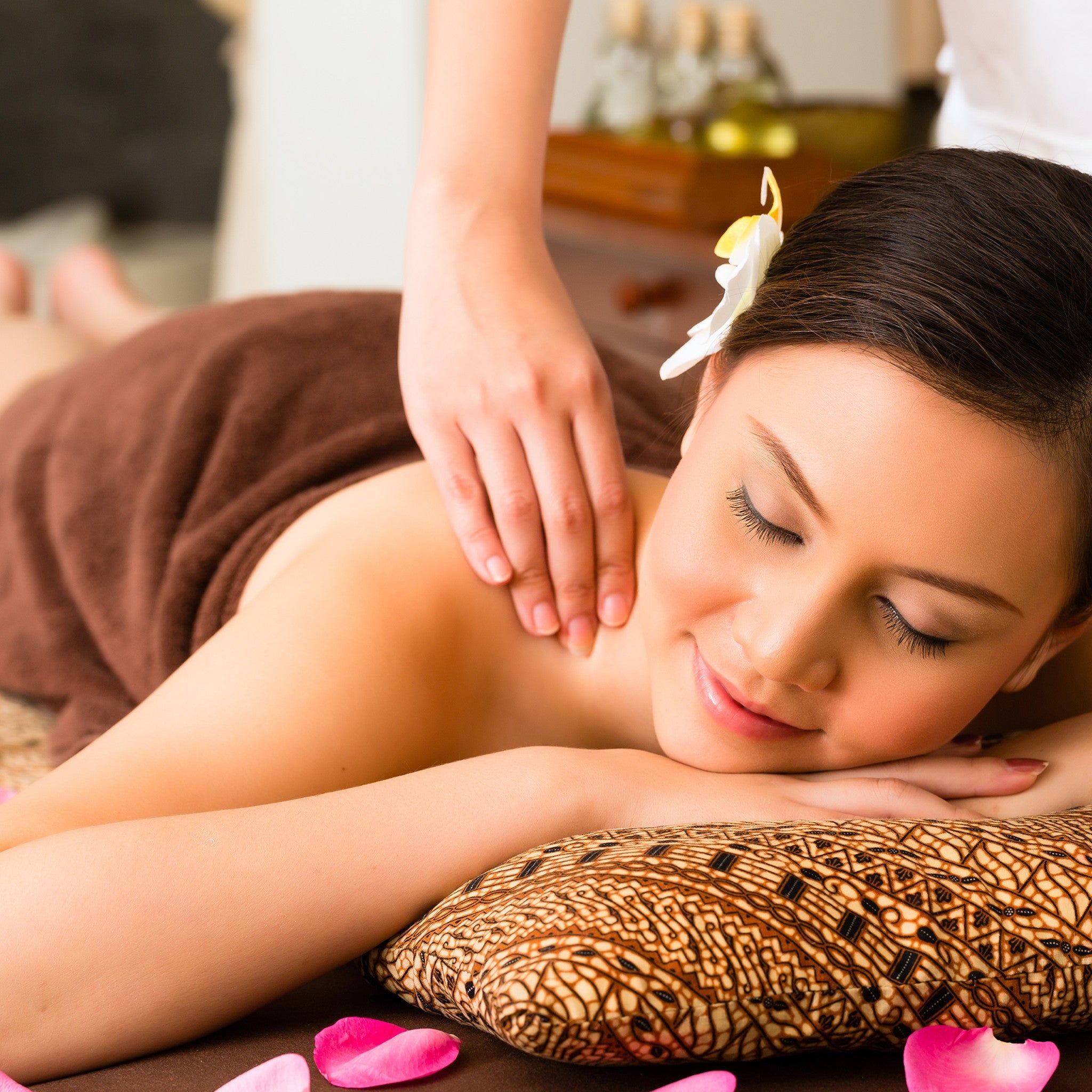 2048x2048 Dermal Absorption of Essential Oils: A Massage Therapist's Guide