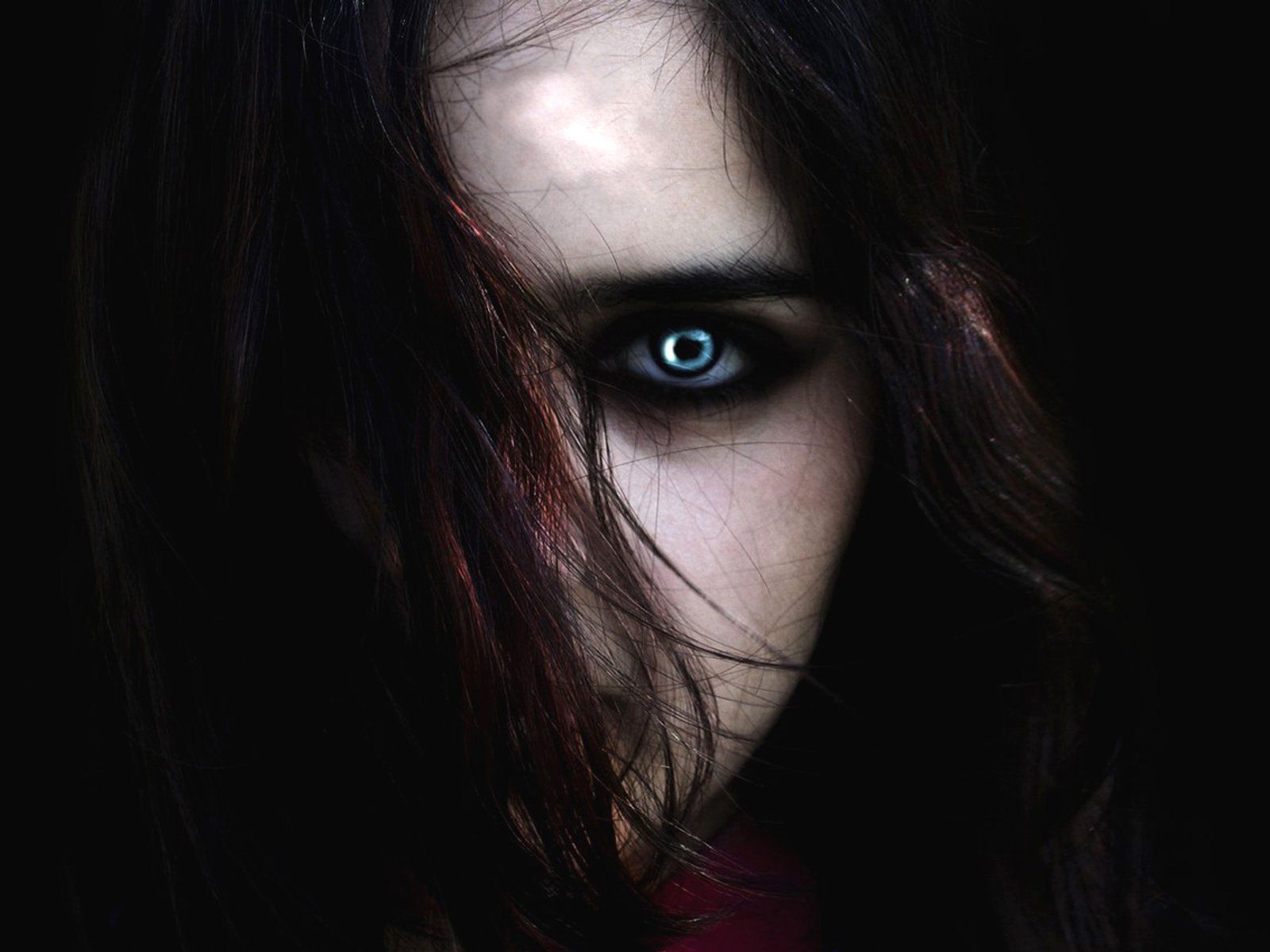 1600x1200 Vampire Wallpaper