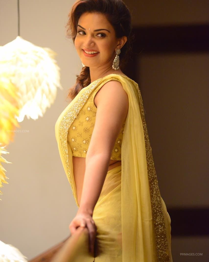 854x1068 Honey Rose Wallpaper
