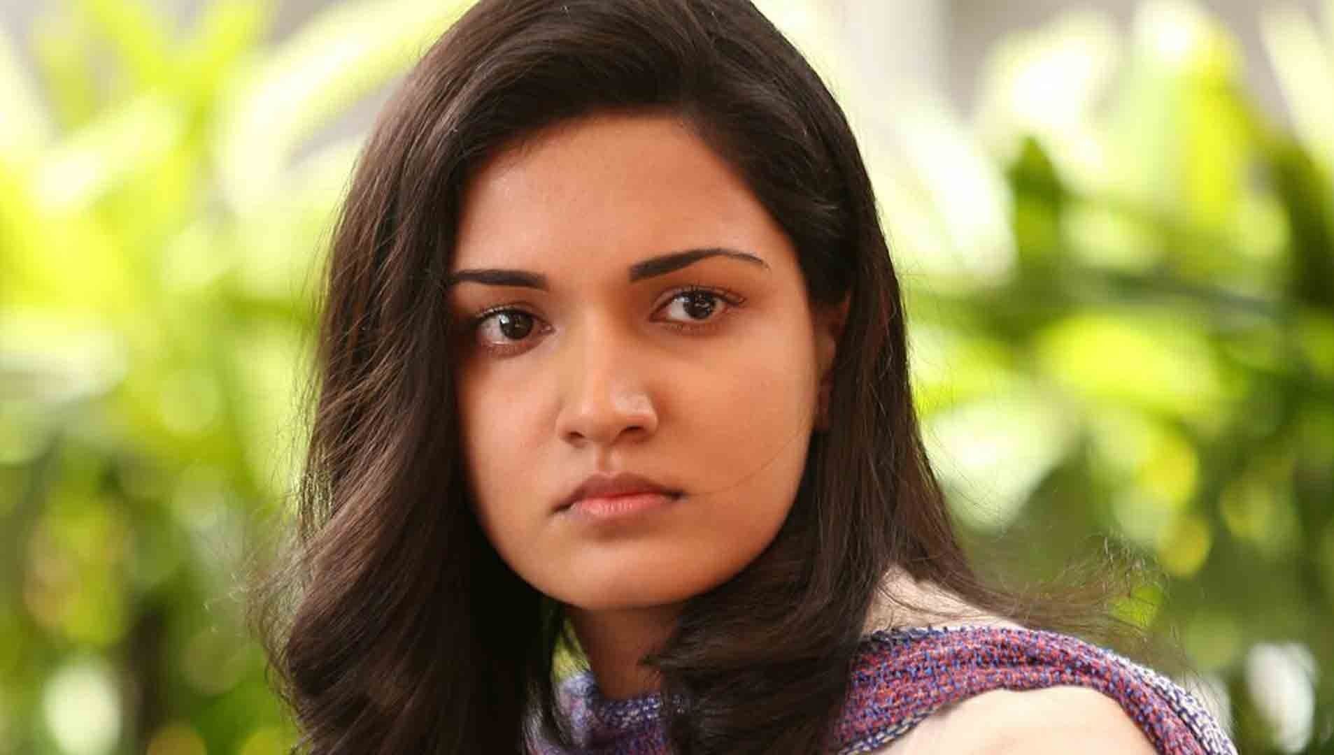 Honey Rose Wallpapers - Top Free Honey Rose Backgrounds - WallpaperAccess