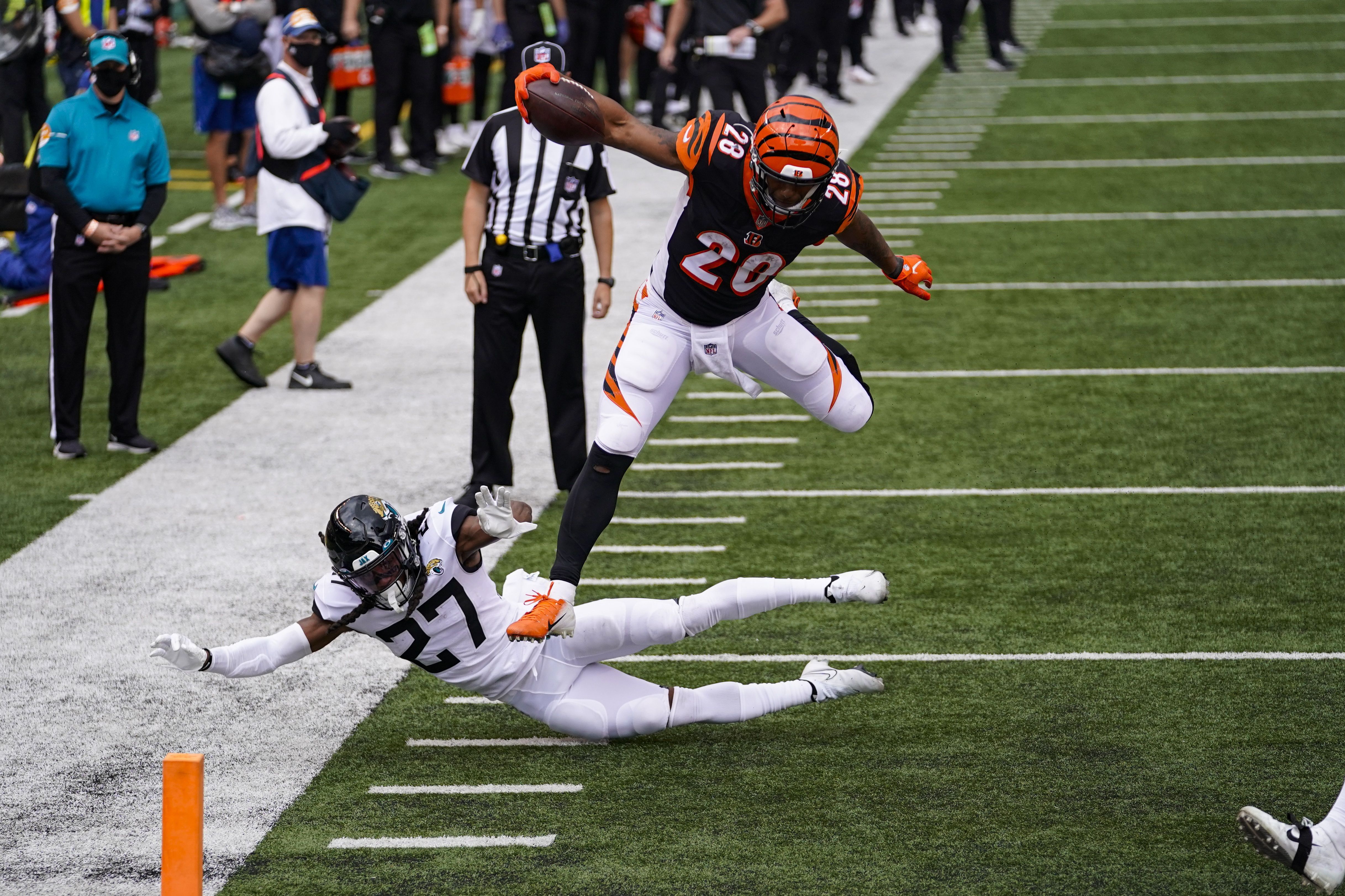 4870x3245 Bengals Celebrate First Win Of The Season 33 25 Against Jaguars