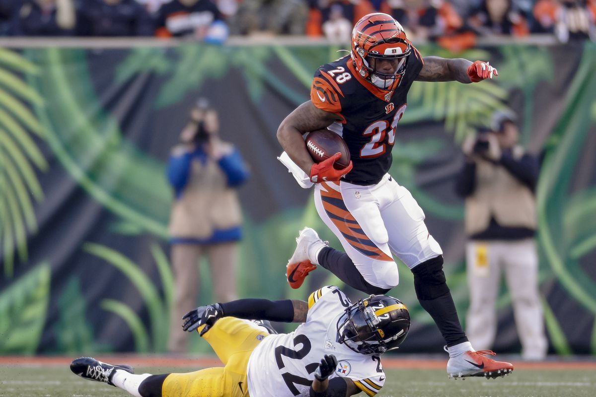 1200x800 Joe Mixon fantasy football stats: Bengals RB shows modest life in Week 12 for traditional fantasy leagues, not for DFS