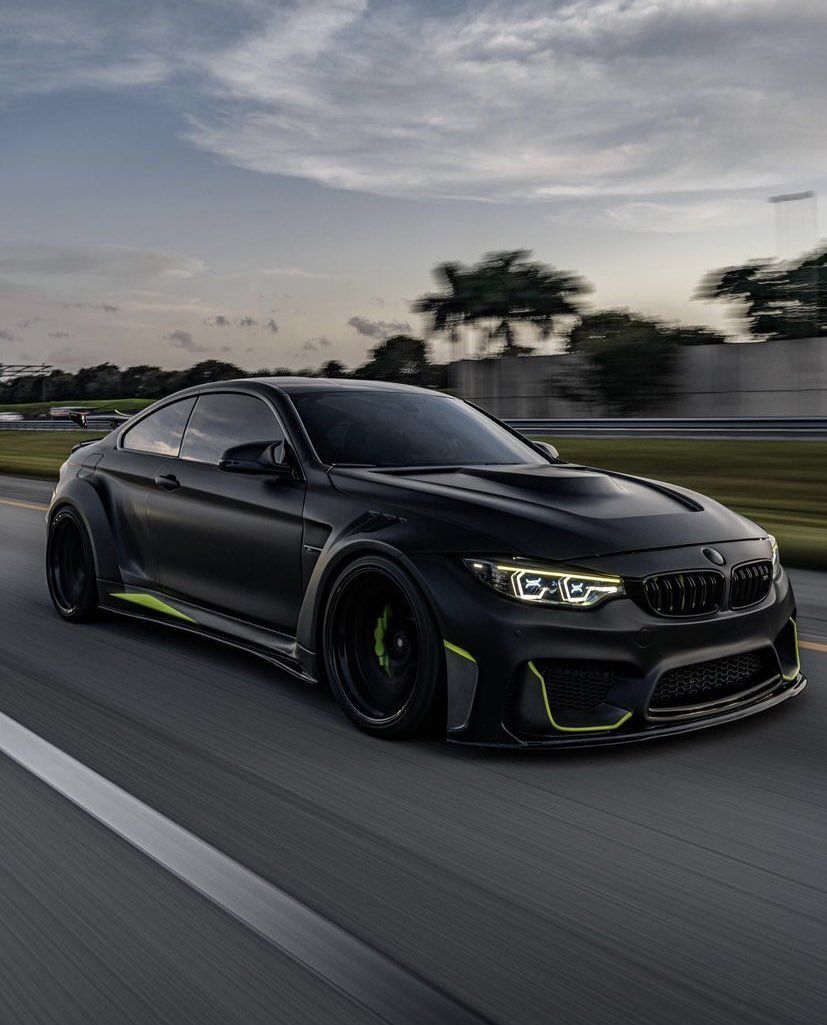 827x1025 LUX Lifestyle BMW M4