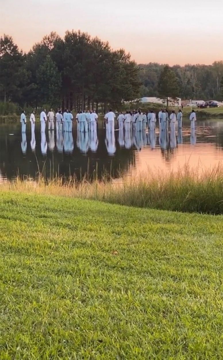 776x1254 Photos from Kanye West's Sunday Service in Georgia! Online