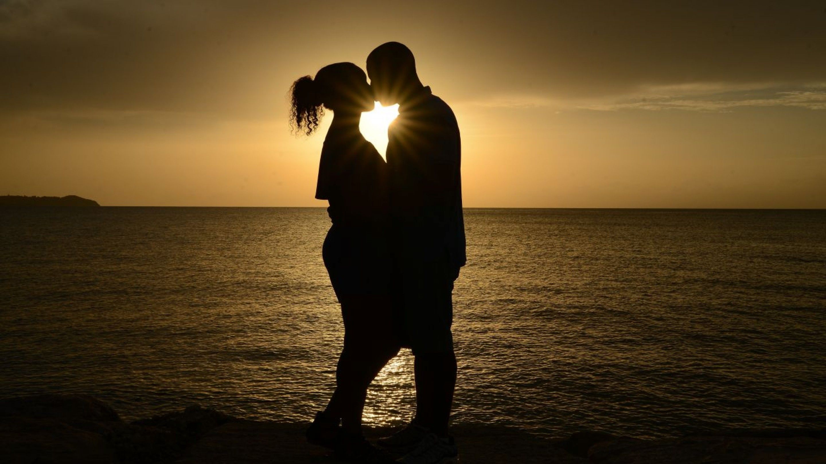 2880x1620 boy and girl romantic kiss sunset HD wallpaper.com • 4K 5k 8k HD Desktop Wallpaper for Ultra High Definition Widescreen Desktop, Tablet & Smartphone wallpaper