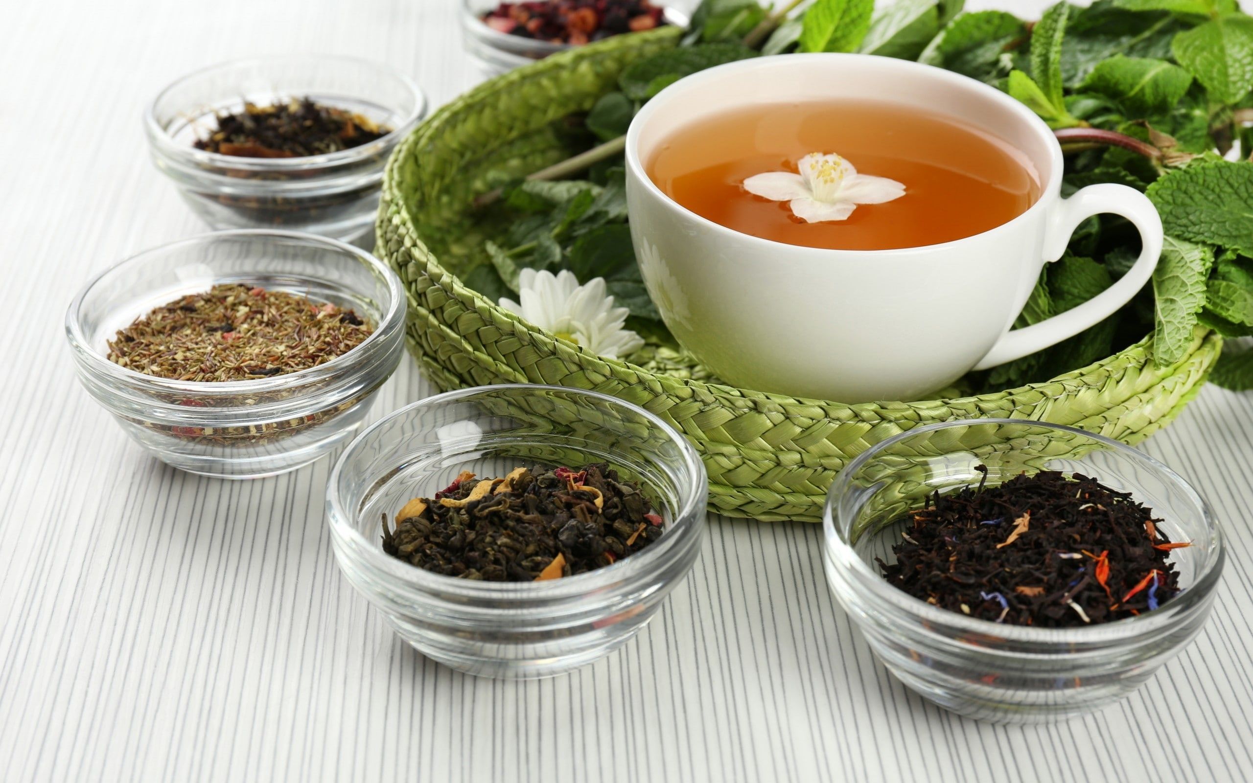 2560x1600 Wallpaper / Nature, Leaf, Close Up, Healthy Eating, Indoors, Food, Plant, Table, Herbal Tea, Still Life, Wellbeing, Food And Drink, Freshness, 2K, Tea, Bowl, Tea Drink Free Download