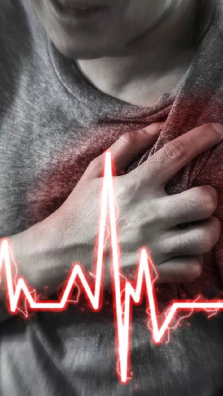 720x1280 Heart attack symptoms in men and women. Times of India