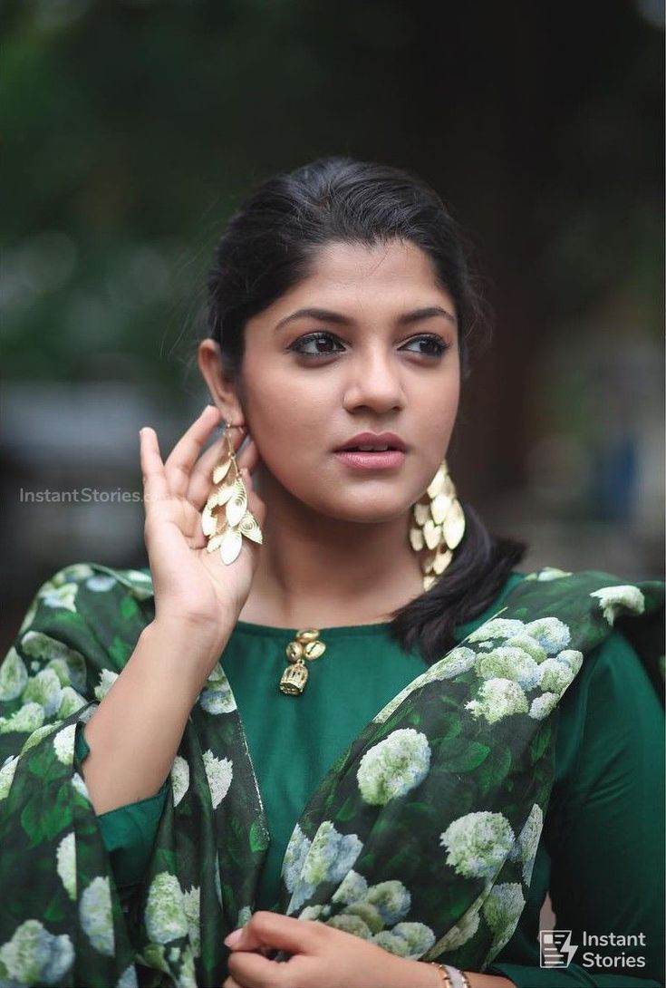 Aparna Balamurali Wallpapers - Top Free Aparna Balamurali Backgrounds ...