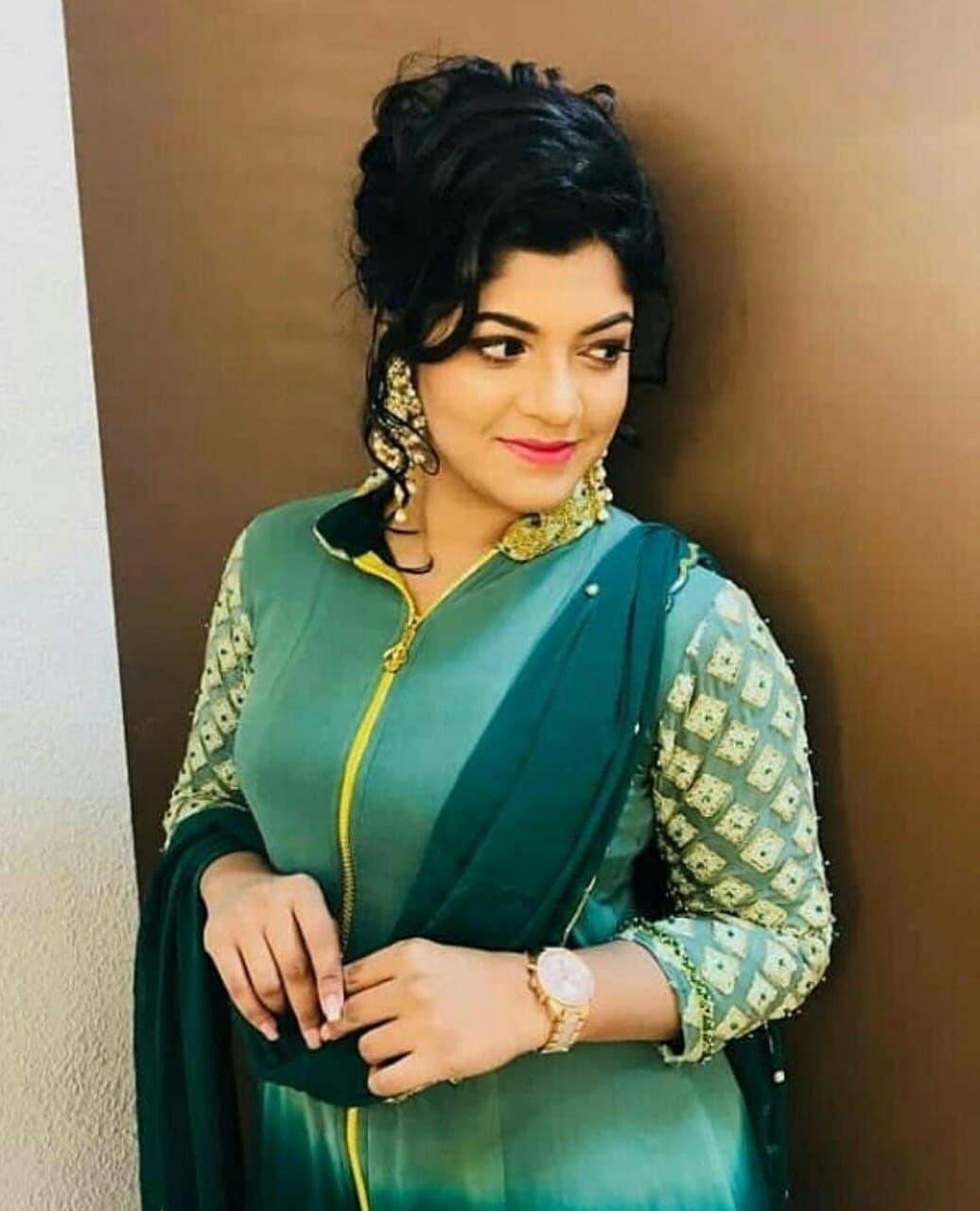 1036x1280 Aparna Balamurali Wallpaper