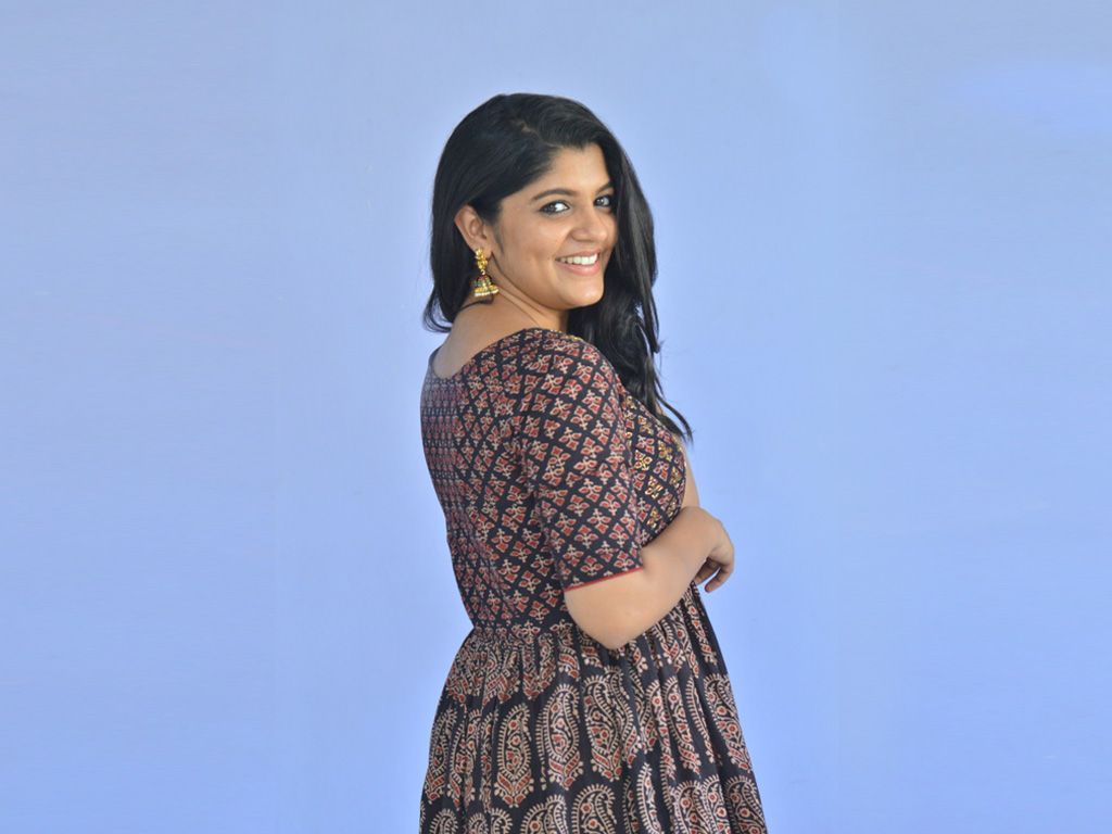 1024x768 Aparna Balamurali HQ Wallpaper. Aparna Balamurali Wallpaper