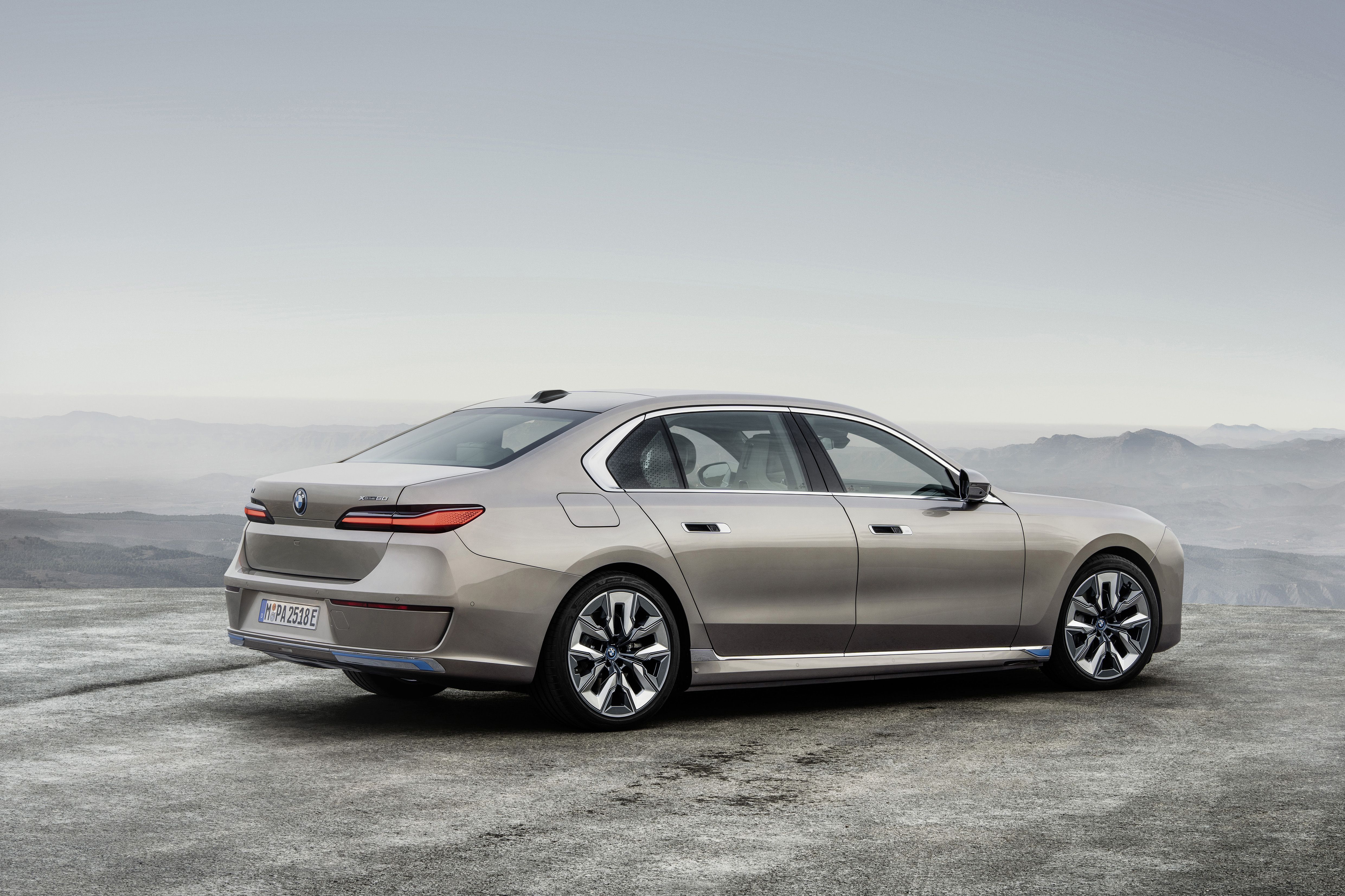 4961x3307 Vehicles BMW i7 xDrive60 4k Ultra HD Wallpaper