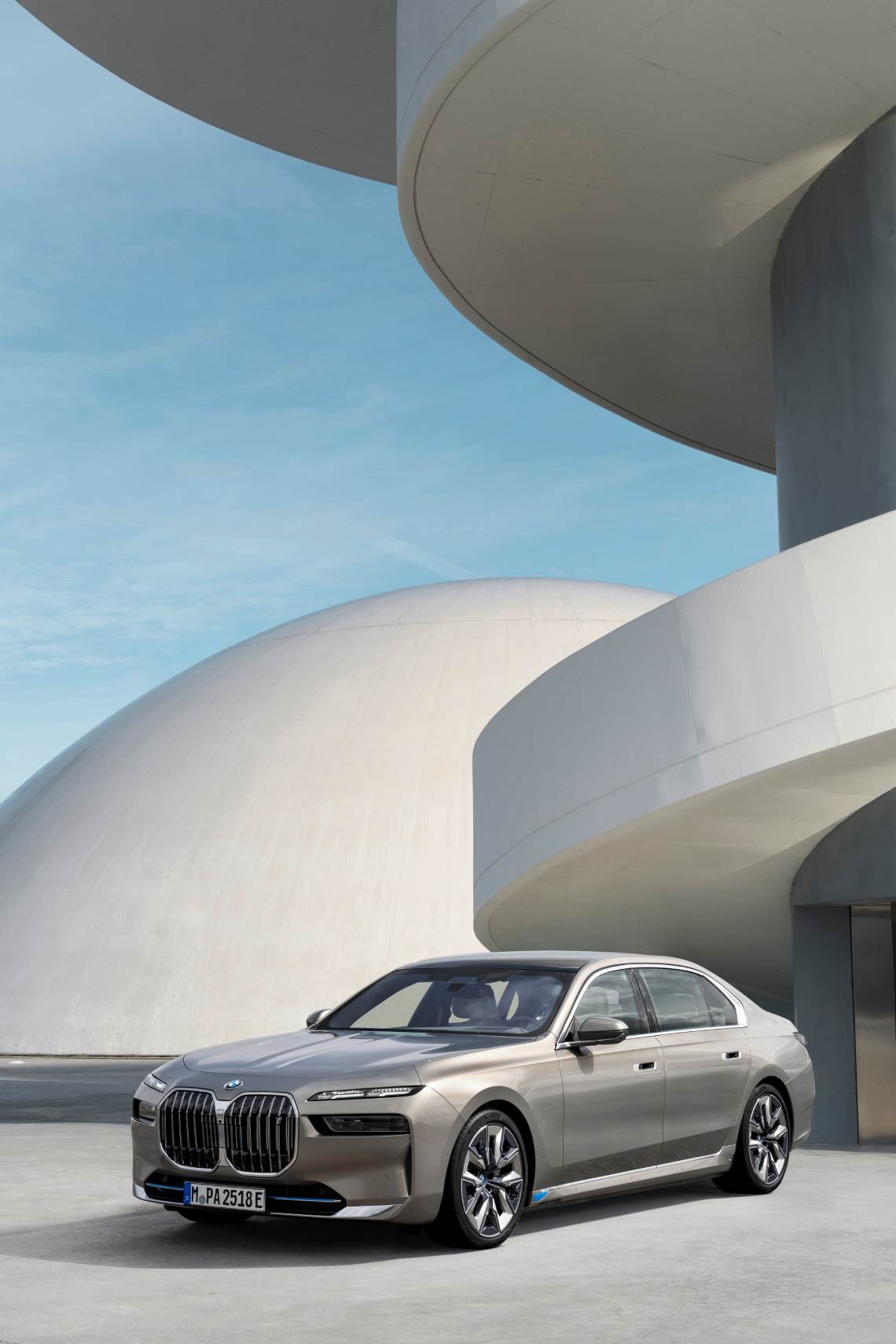 1140x1710 The All Electric BMW I7 Is The Silent Killer That Goes The Distance Report Singapore