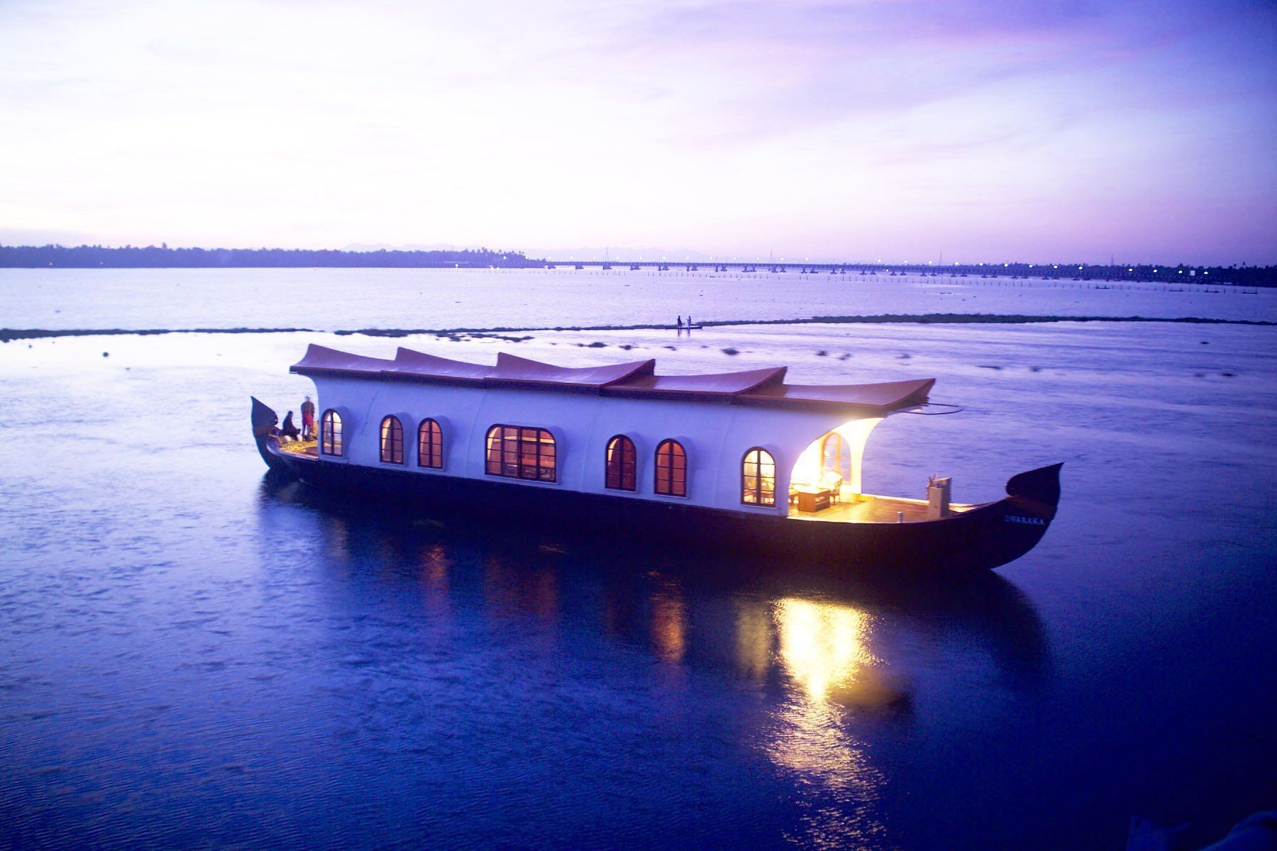 1800x1200 Exotic Houseboat Photo That Will Convince You That Your Next Vacation Should Be On One