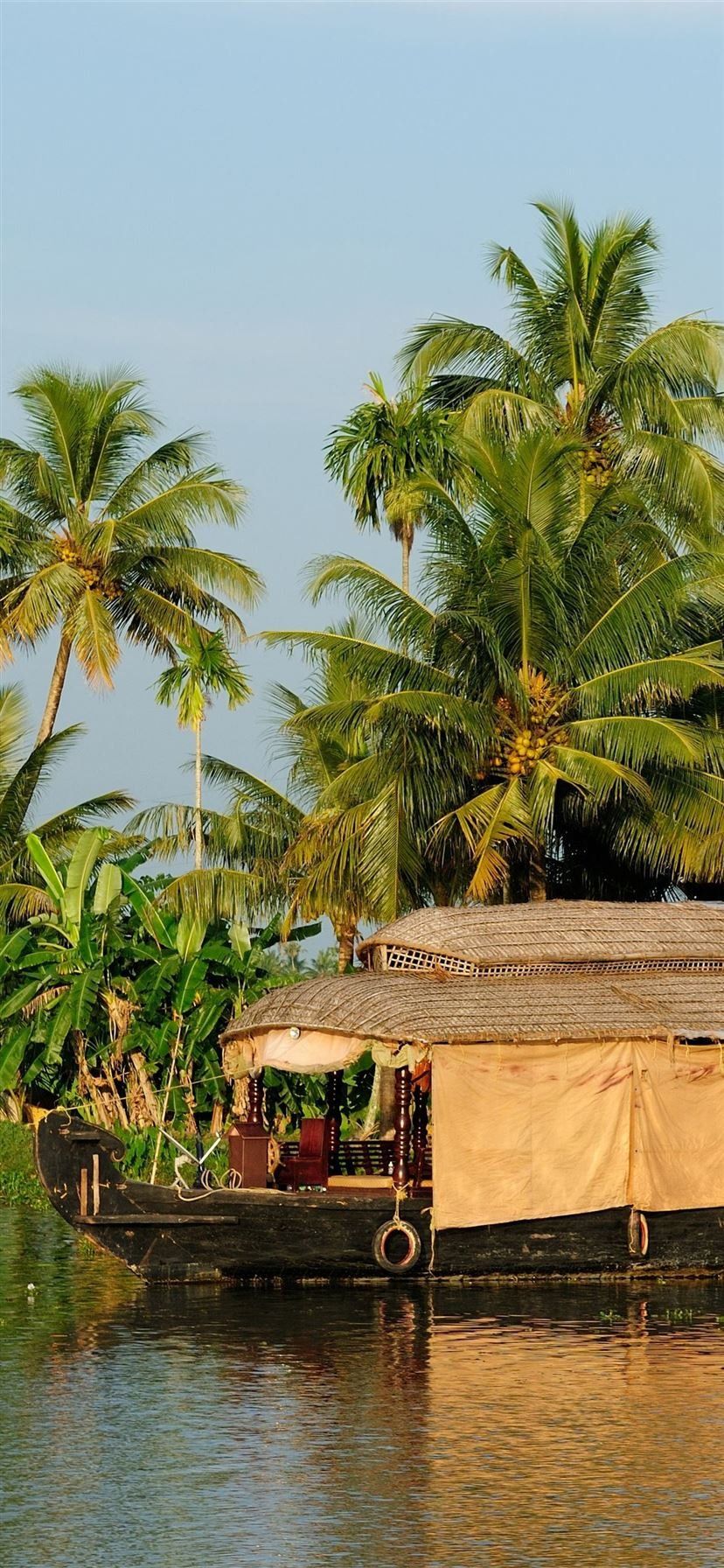 828x1792 Kerala Houseboat Wallpaper Download