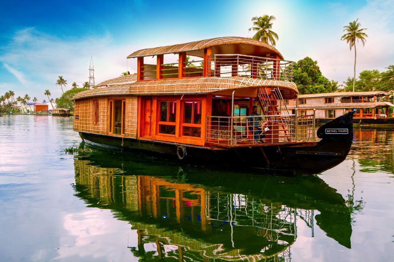 1280x853 Premium Houseboats in Alleppey Kerala Price & Details