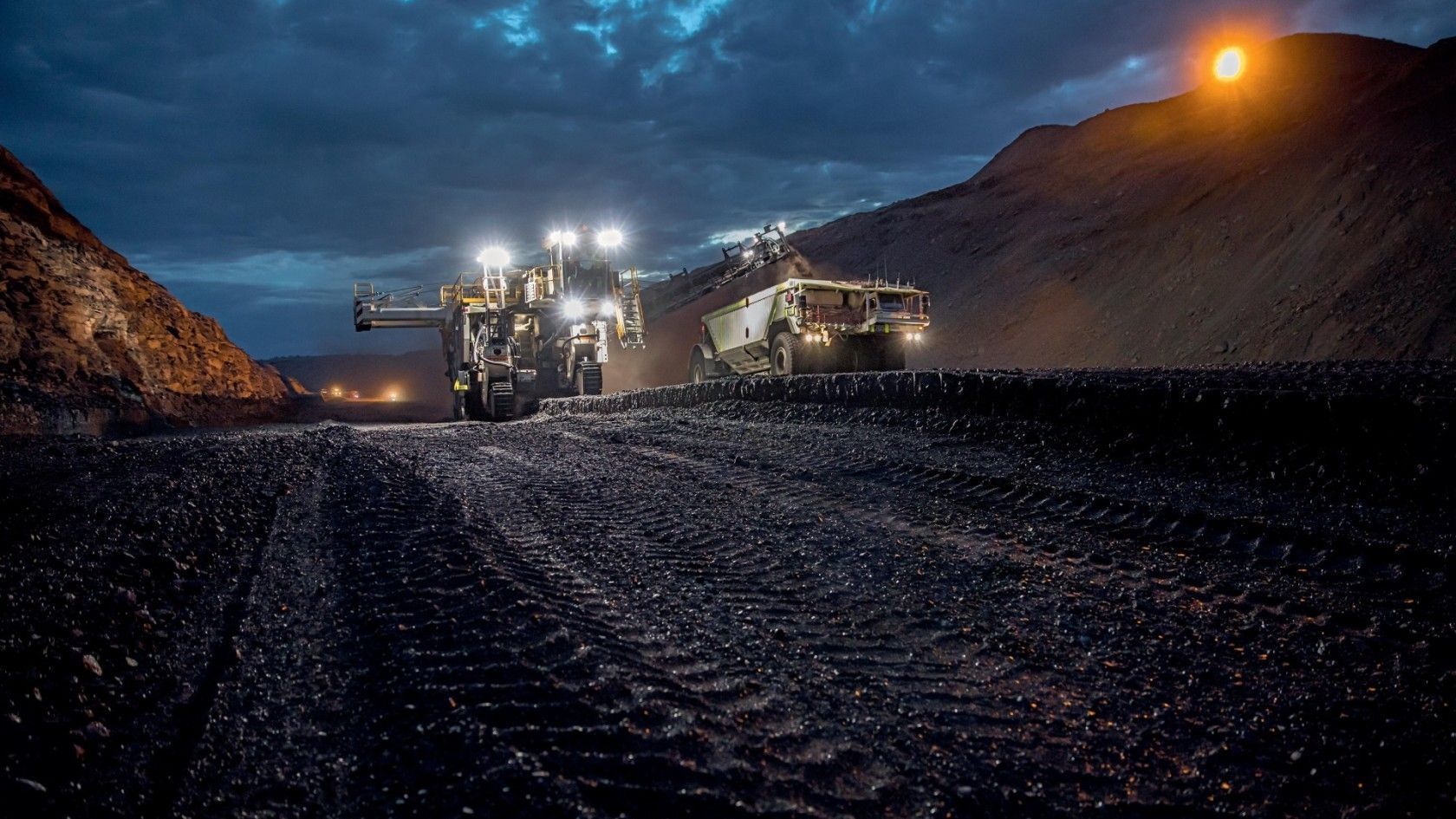 1680x945 Savings in coal mining