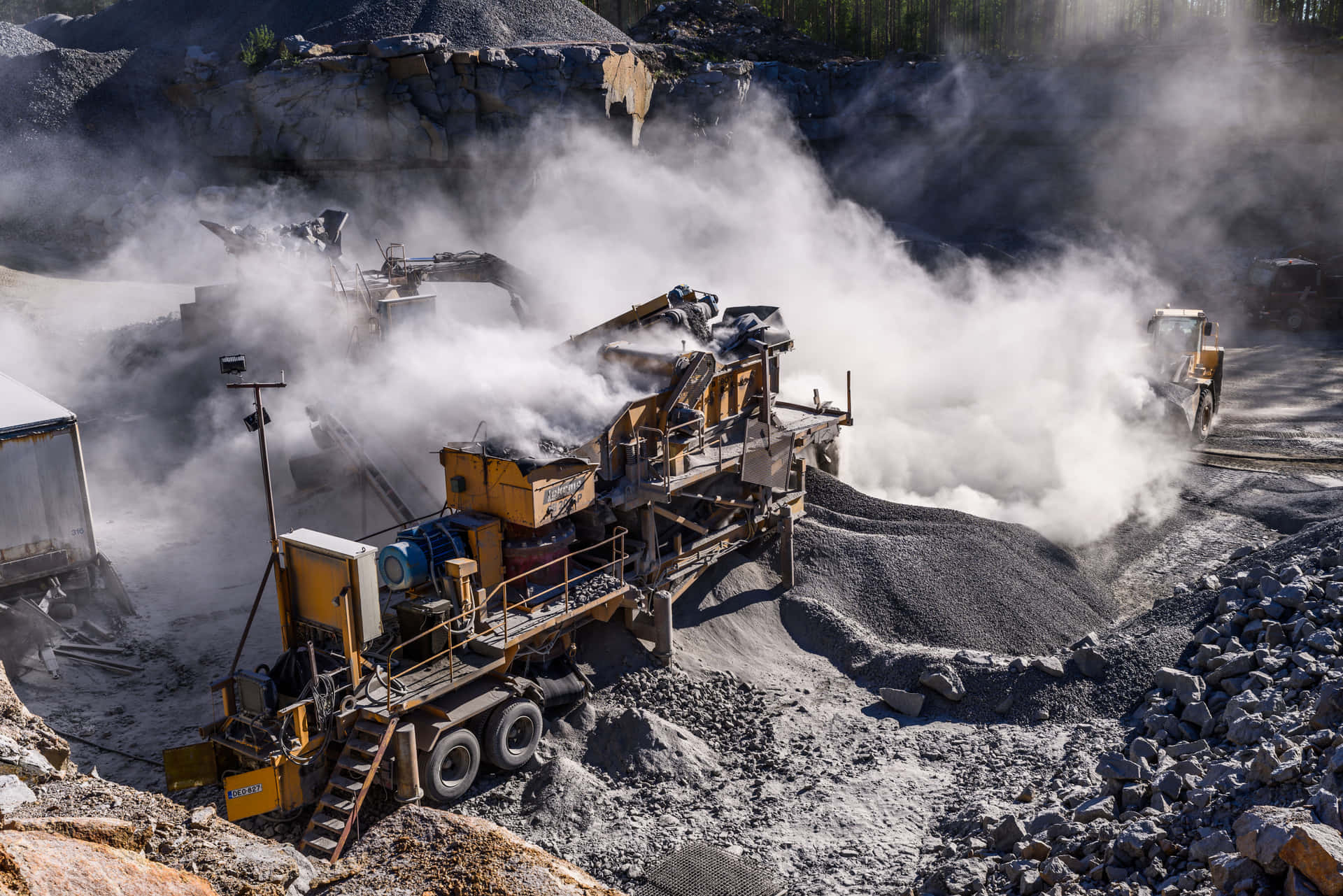 1920x1281 Mining Picture