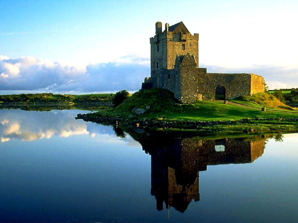 1024x768 Ancient Irish Castle. Ireland, Emerald isle and Castles