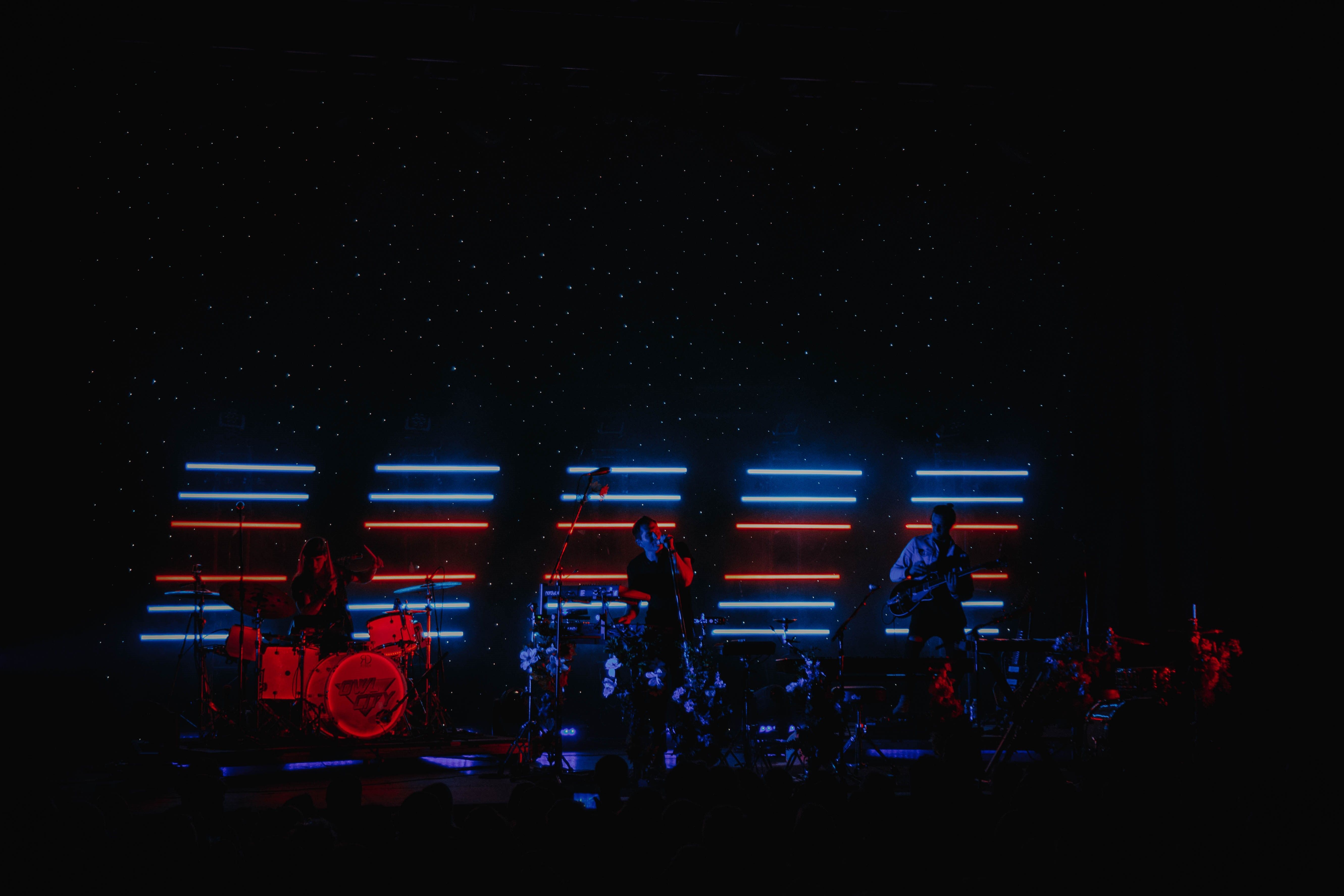 5323x3549 Bandit Lites Illuminates Owl City's Cinematic Sounds. Live Design Online