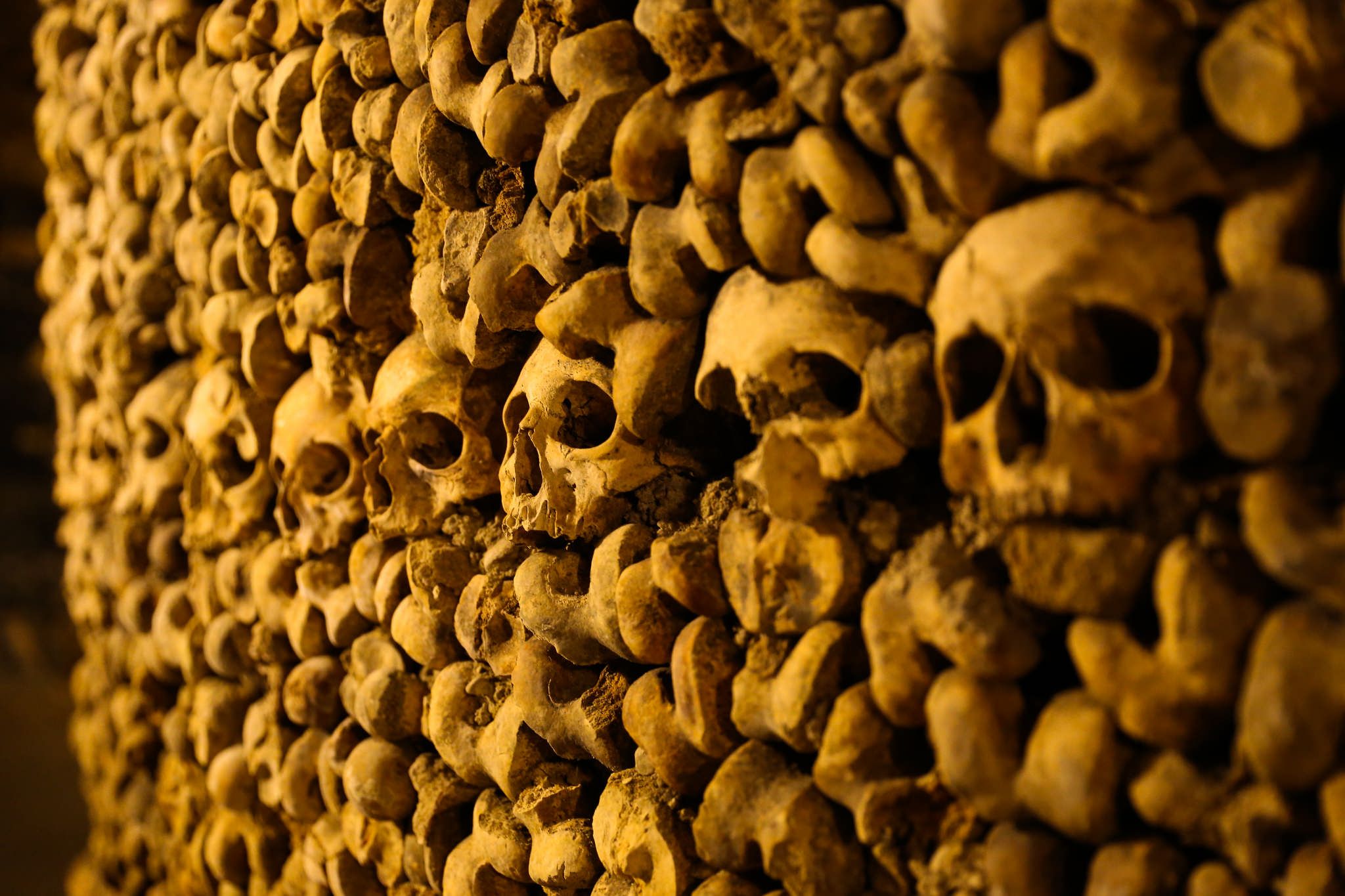 2048x1365 Catacombs Wallpaper