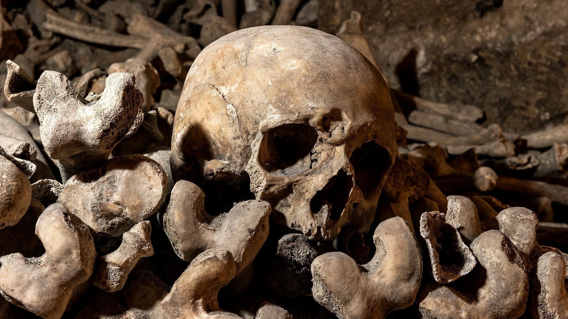 1920x1080 History. Catacombes de Paris
