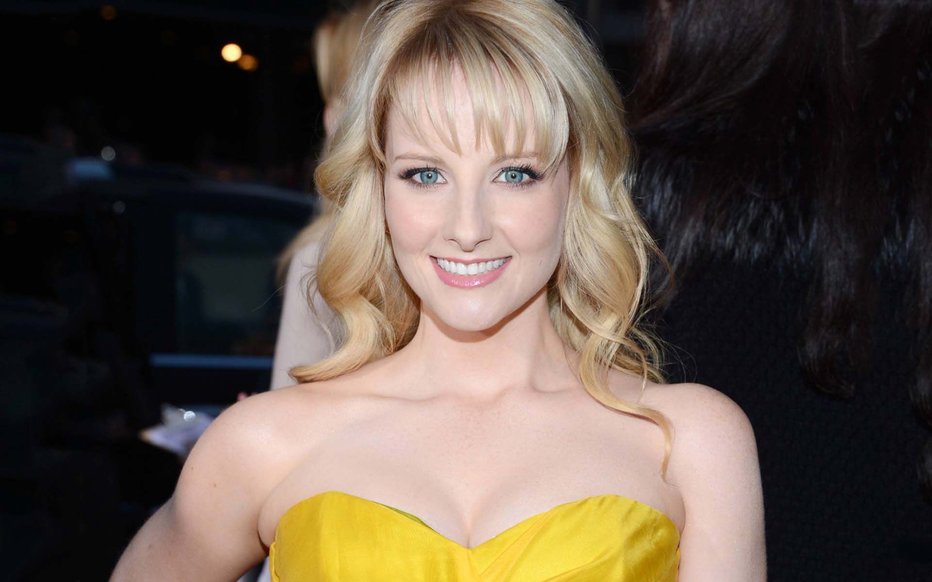 1920x1200 HD Melissa Rauch Wallpaper