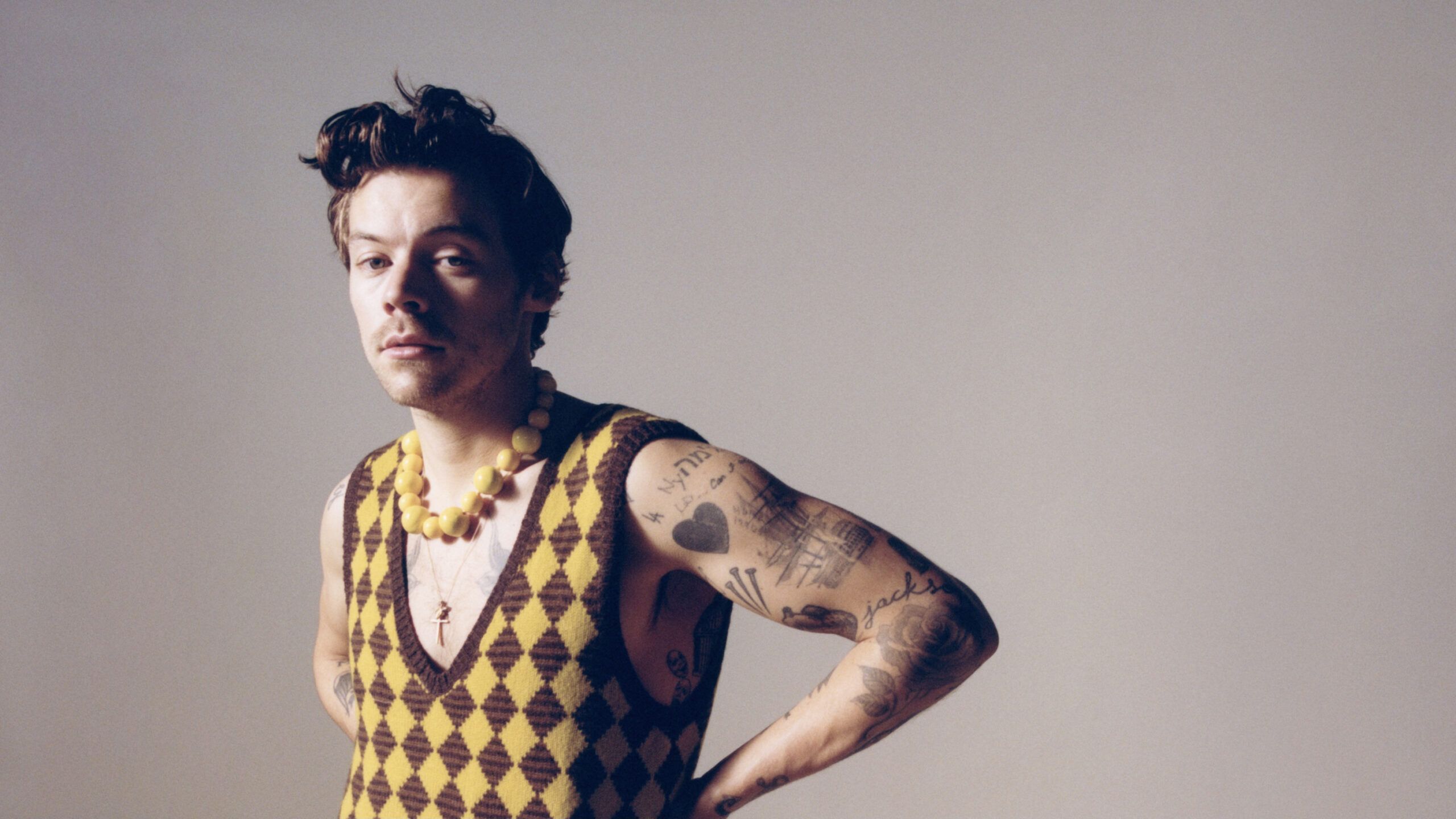 2560x1440 HARRY STYLES' CRITICALLY ACCLAIMED ALBUM HARRY'S HOUSE OUT NOW