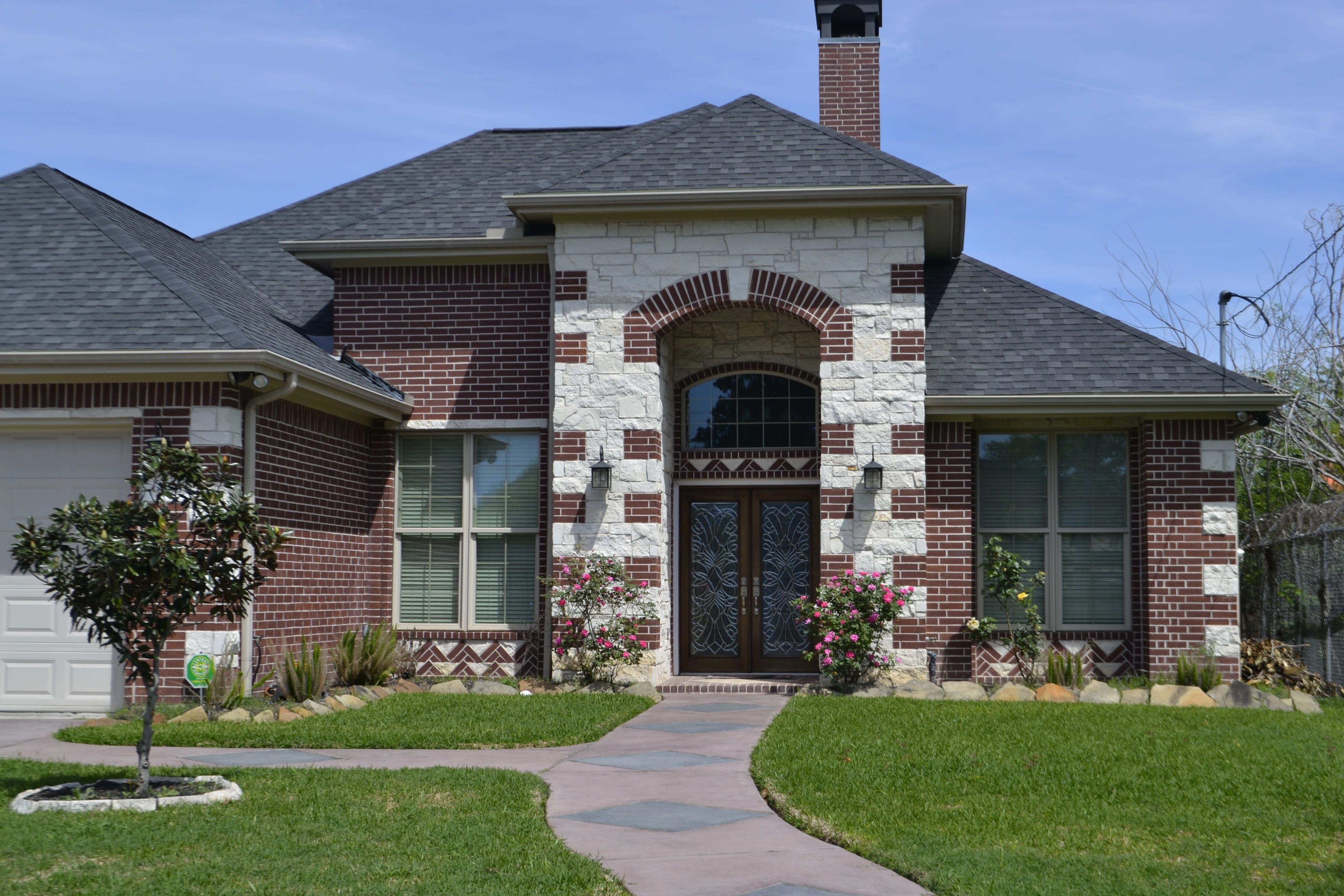 4608x3072 Wallpaper / brick house, entrance, gardening, brick, texas, green, architectural, tree, rent, american, housing, building, design, residence, front, luxury, porch free download