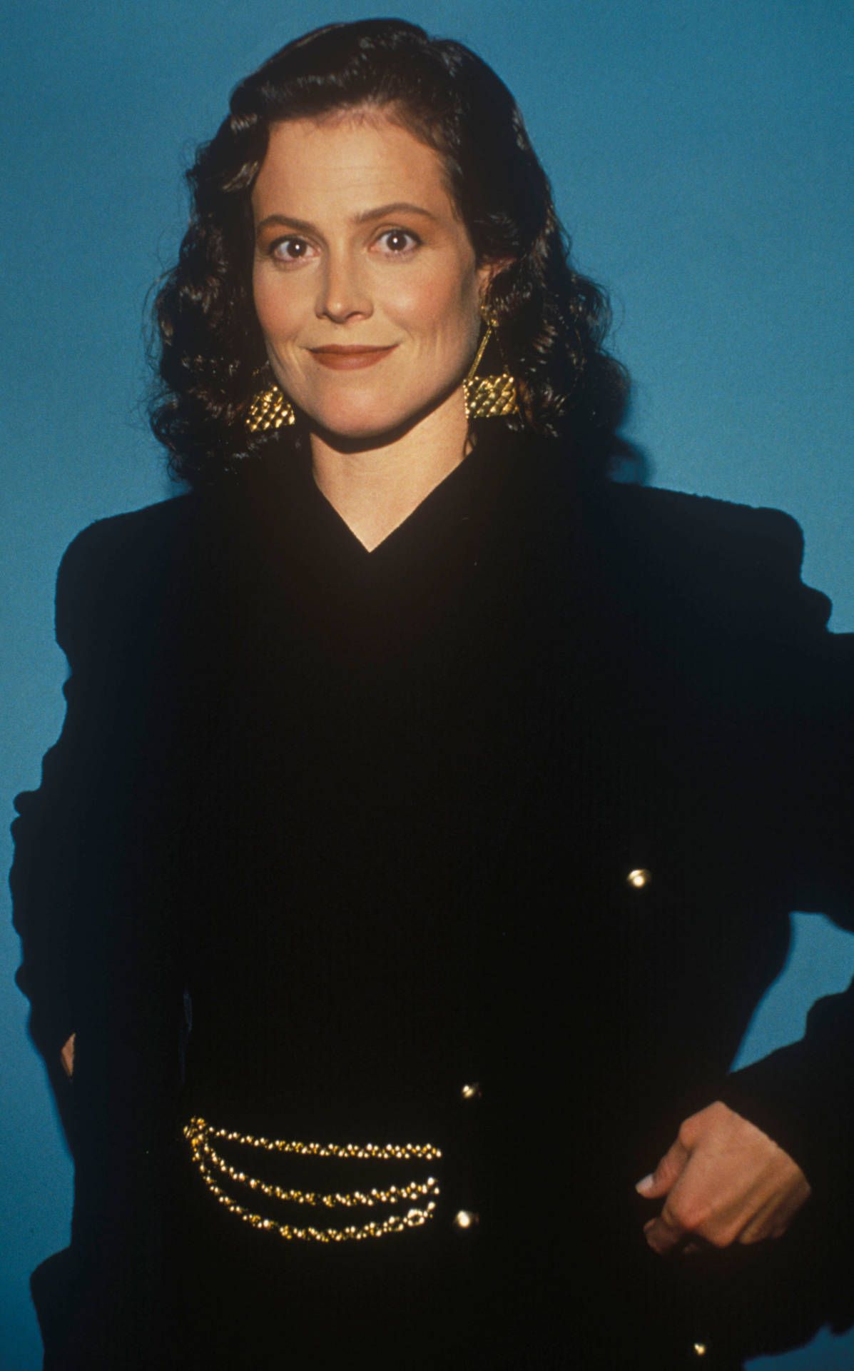 1197x1920 Download Sigourney Weaver Vintage Makeup Wallpaper