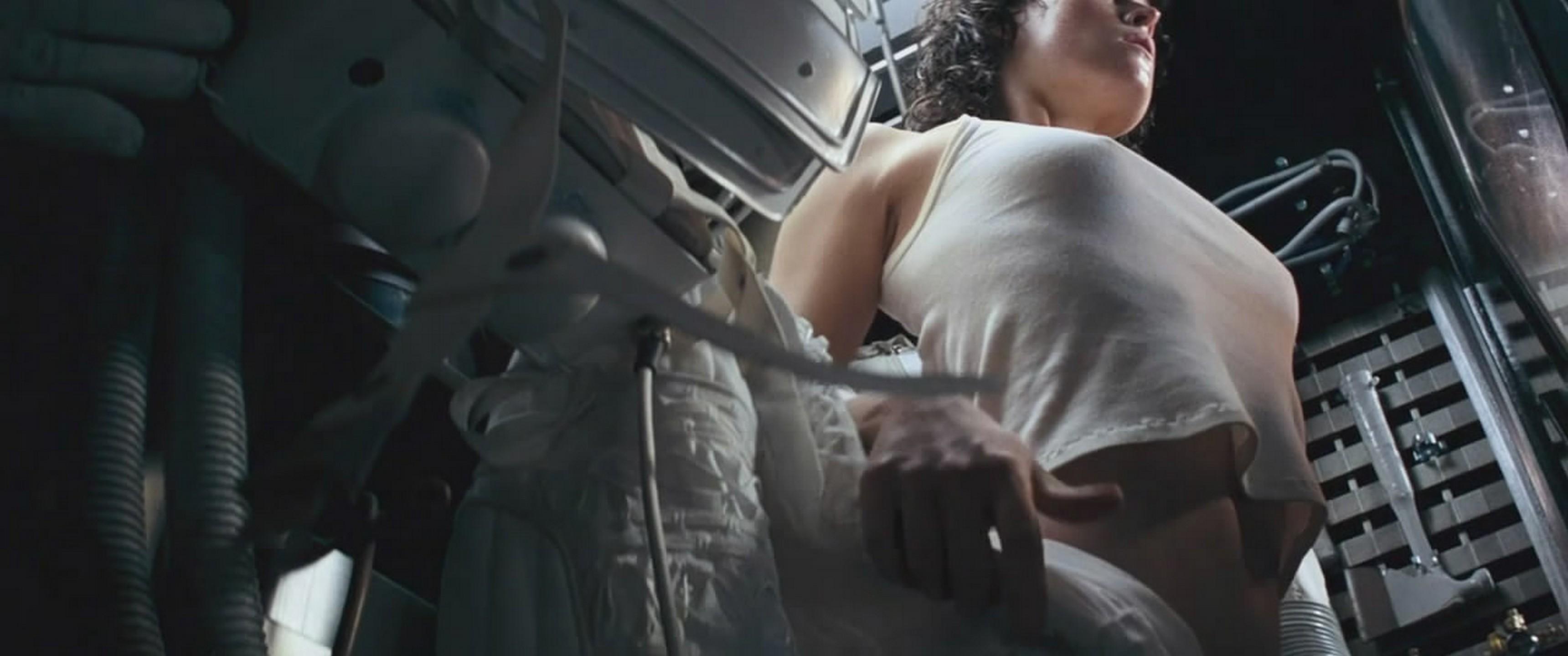 3440x1440 Alien: 1979 Sigourney Weaver [3440x1440]