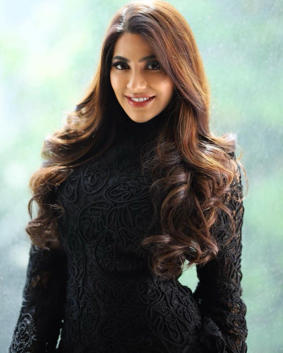 900x1124 Nikki Tamboli Photo: Latest Nikki Tamboli Image, HD Wallpaper, Picture, Gallery of Actor Nikki Tamboli