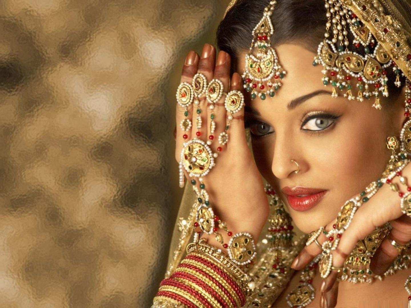 1440x1080 Aishwarya Rai Bridal Wallpaper Post Pregnancy. फोटो शेयर