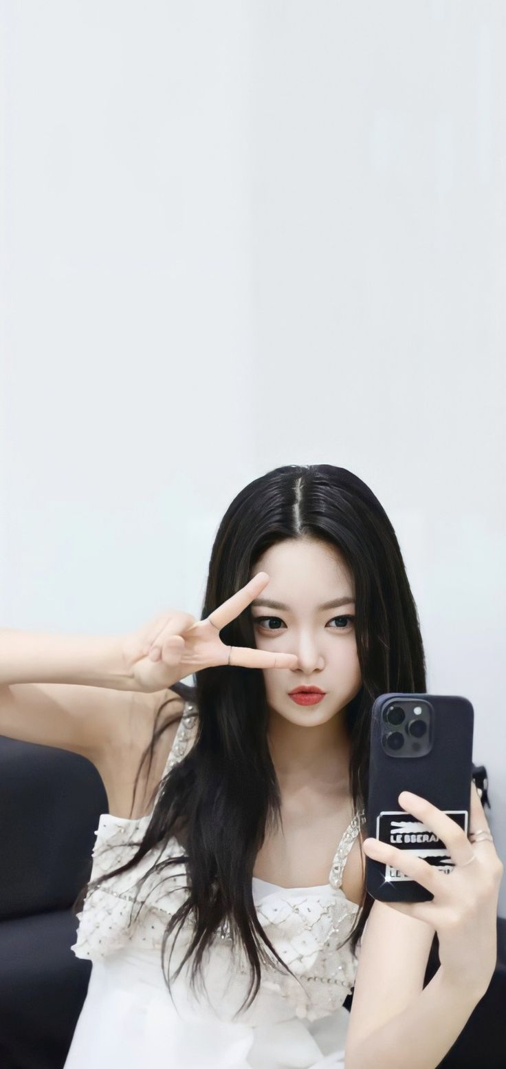 736x1553 Hong Eun Chae Wallpaper
