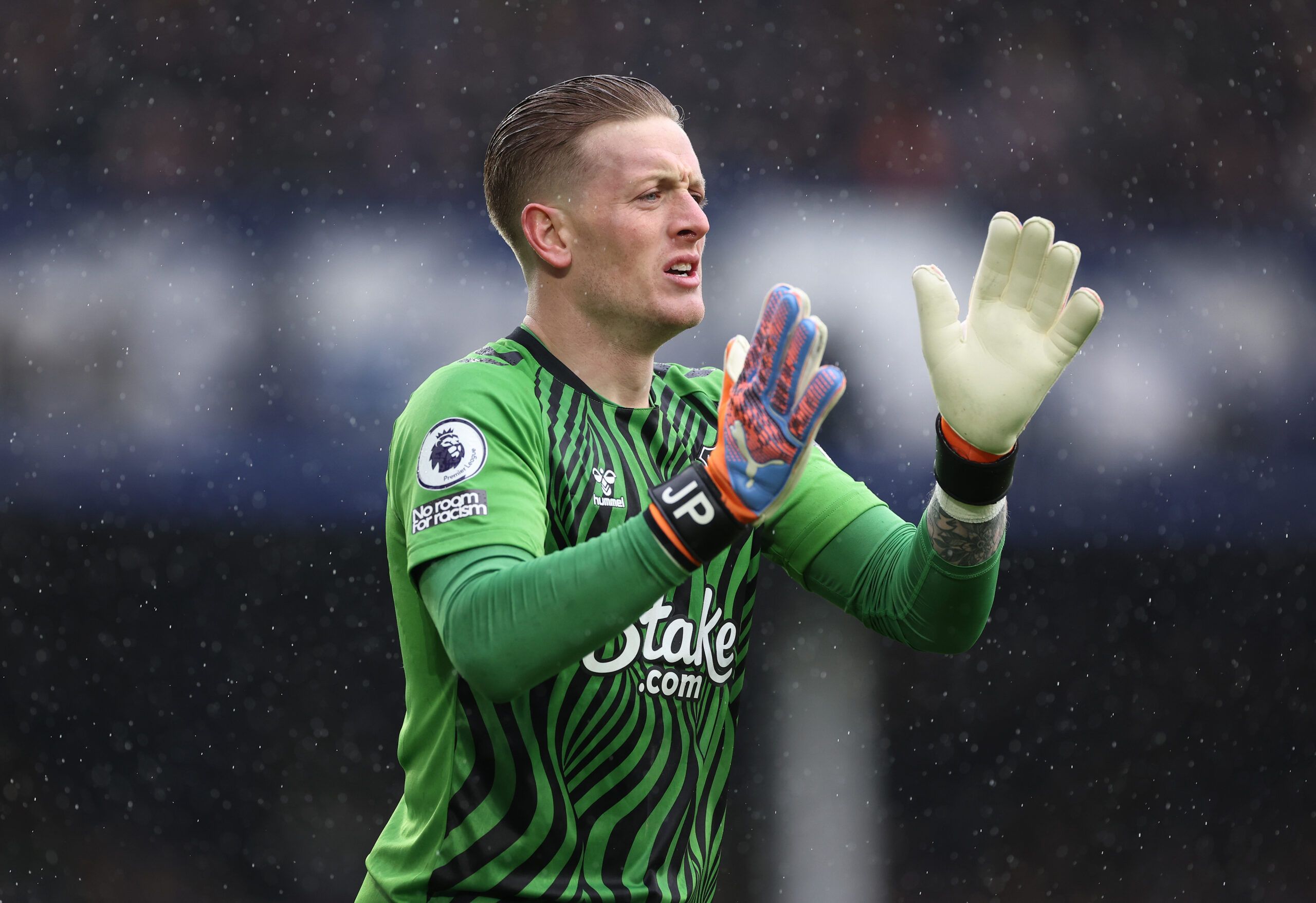 2560x1756 Tottenham want Everton goalkeeper Jordan Pickford or Aston Villa's Emiliano Martinez