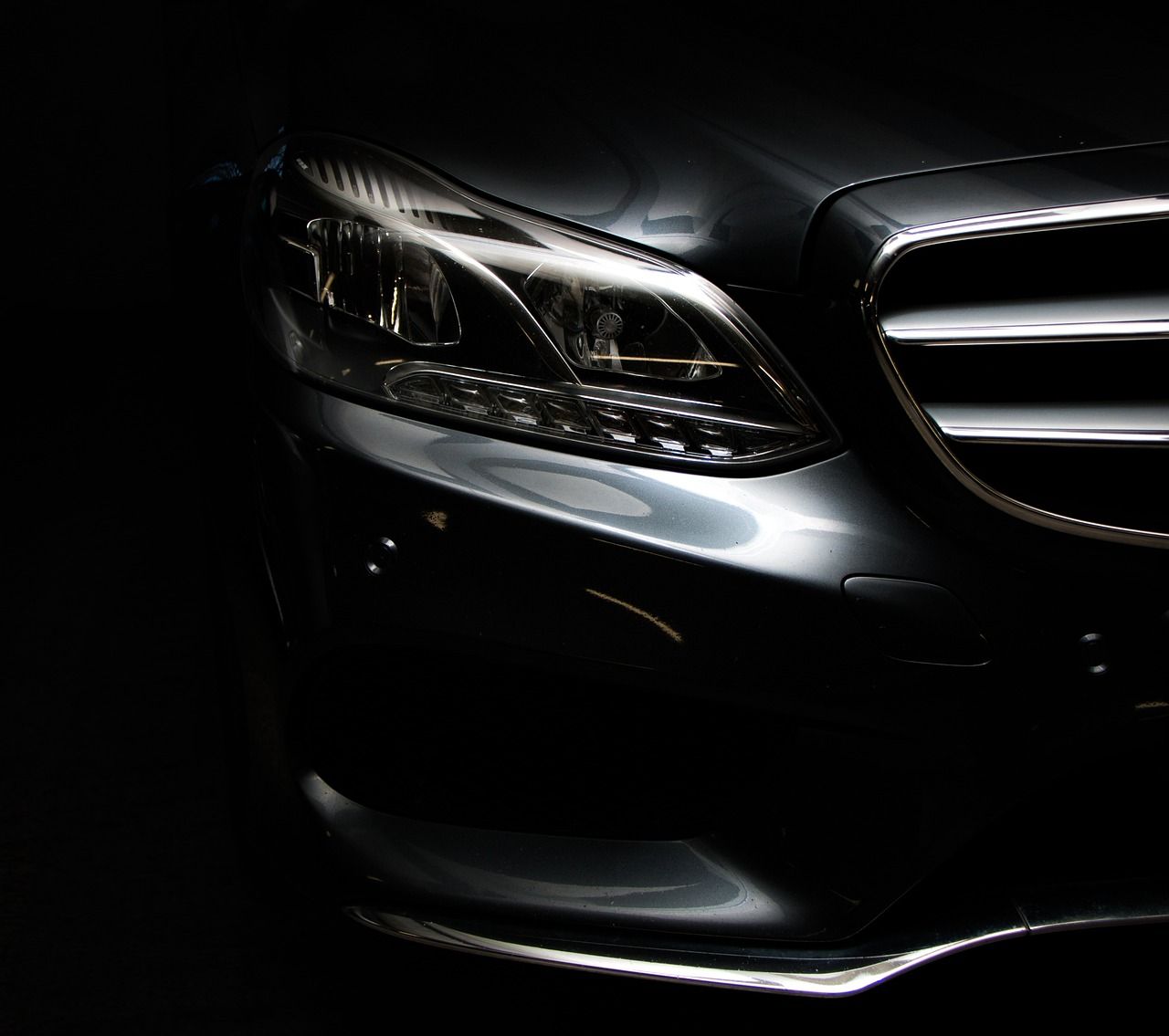 1280x1135 Mercedes E Class Car