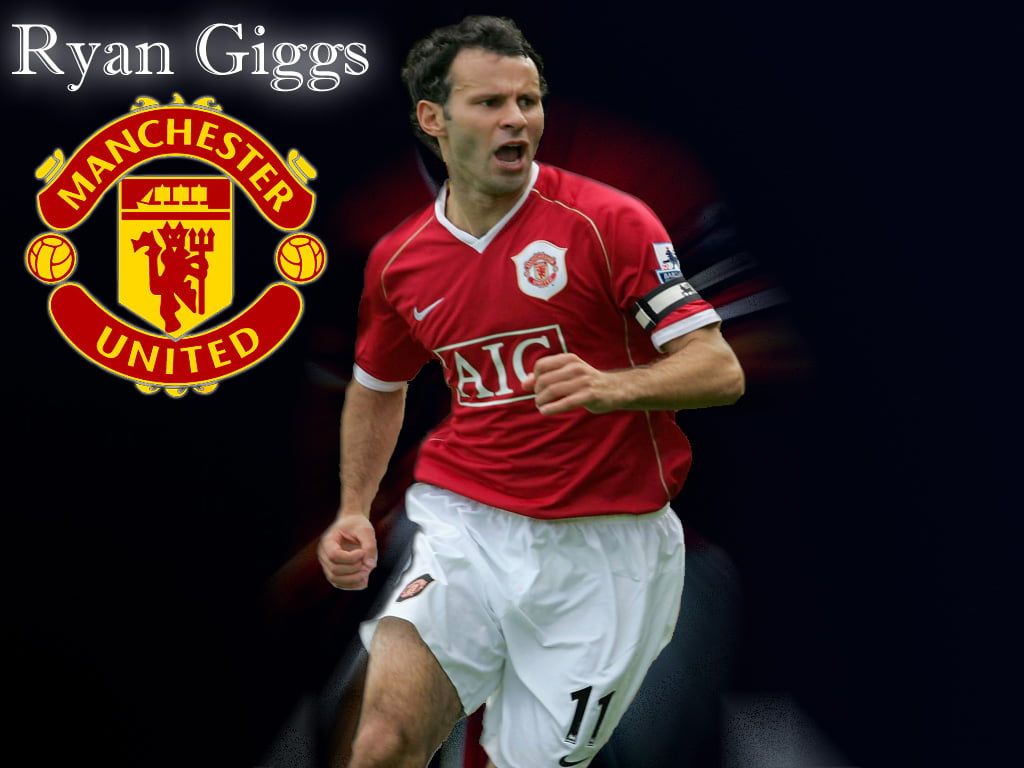 1024x768 Wallpaper / winning, pride, one person, adult, sportsman, emotion, 480P, clothing, ryan, young adult, giggs, looking at camera, success, english, Football, indoors free download