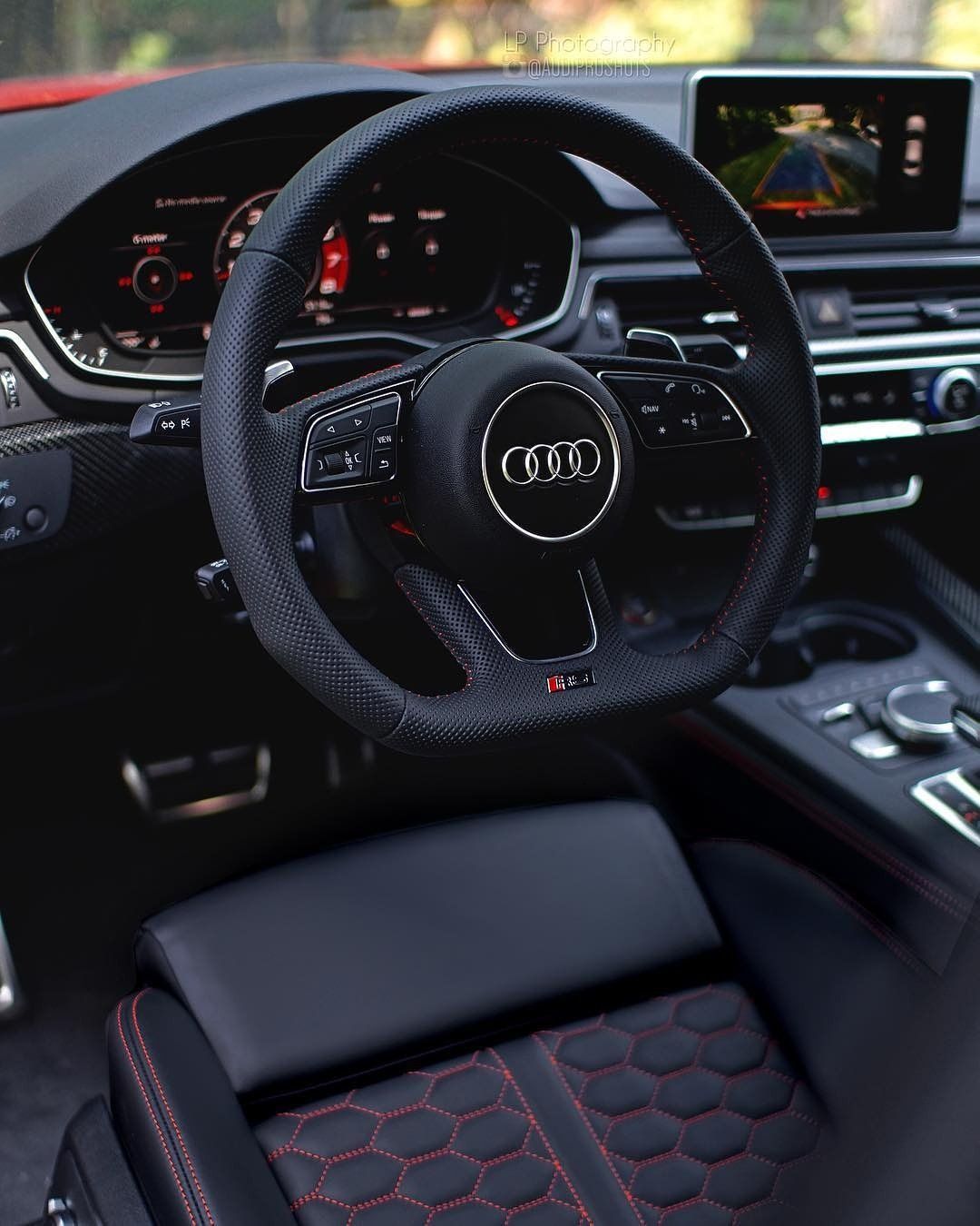 1080x1350 audiloverr RS5 interior