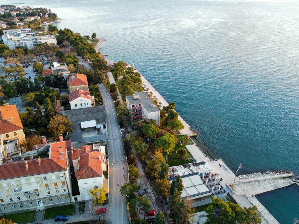 1024x768 Apartments Palace Kolovare, Zadar