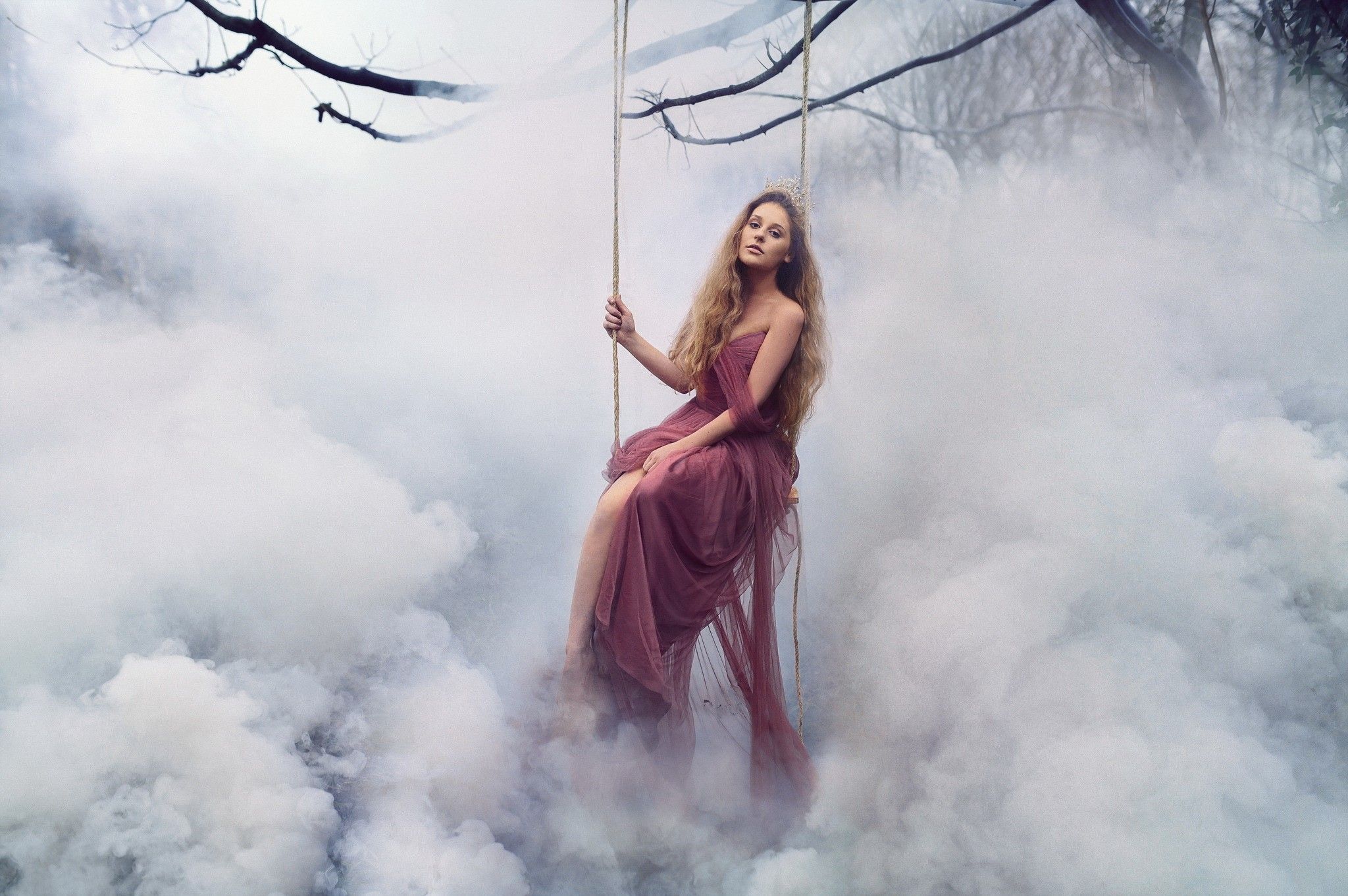 2048x1363 Swing Women Wallpaper